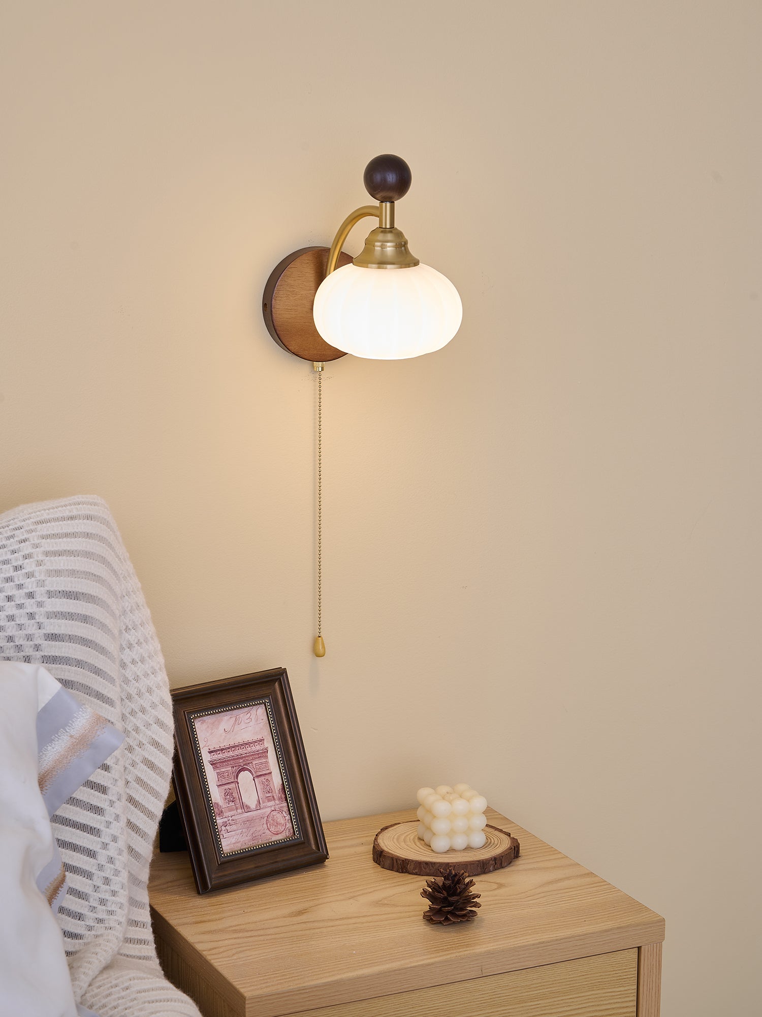 Eshae Premium Nordic Art Fabric Wood Wall Lamp
