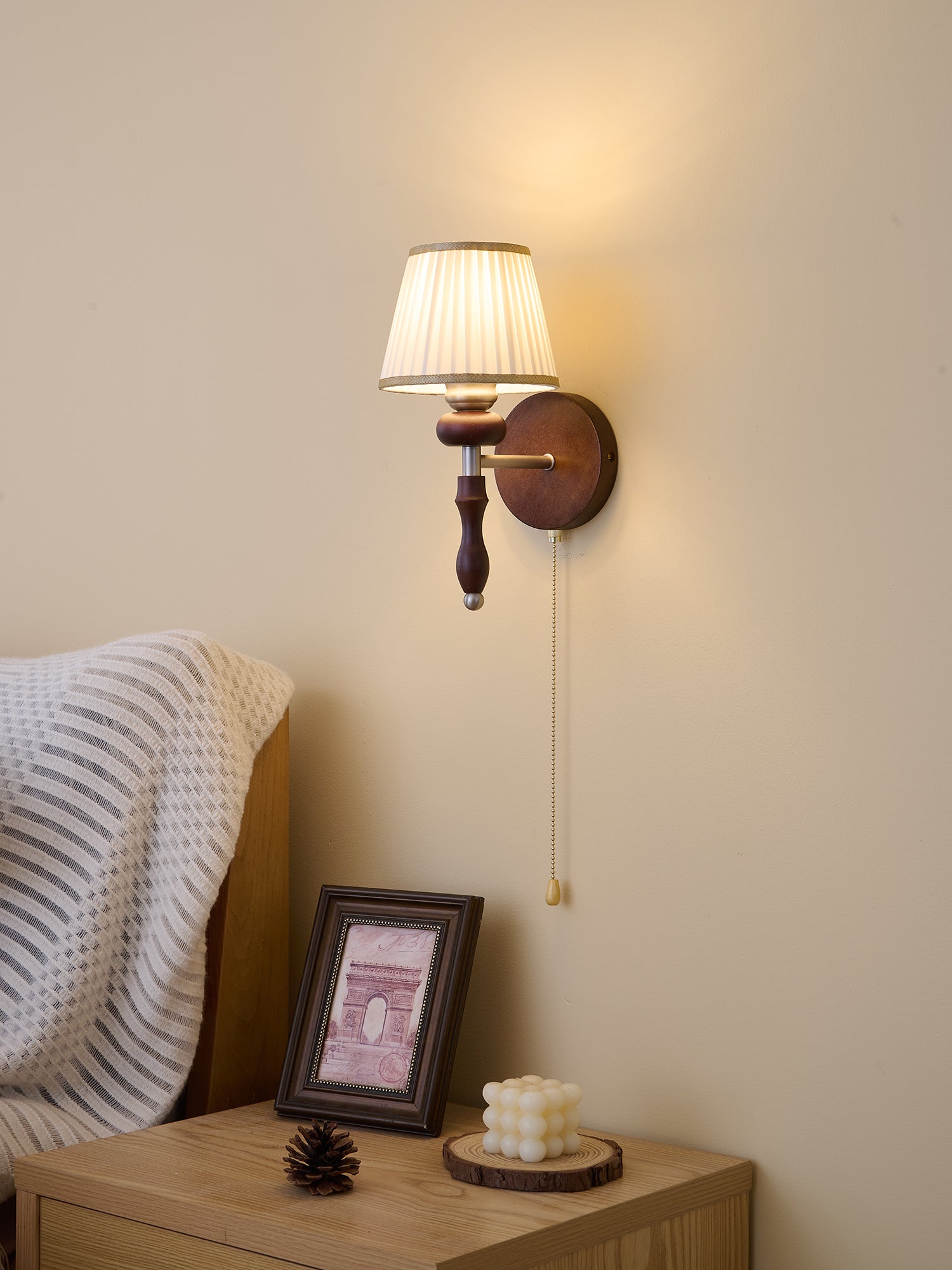 Eshae Premium Nordic Art Fabric Wood Wall Lamp