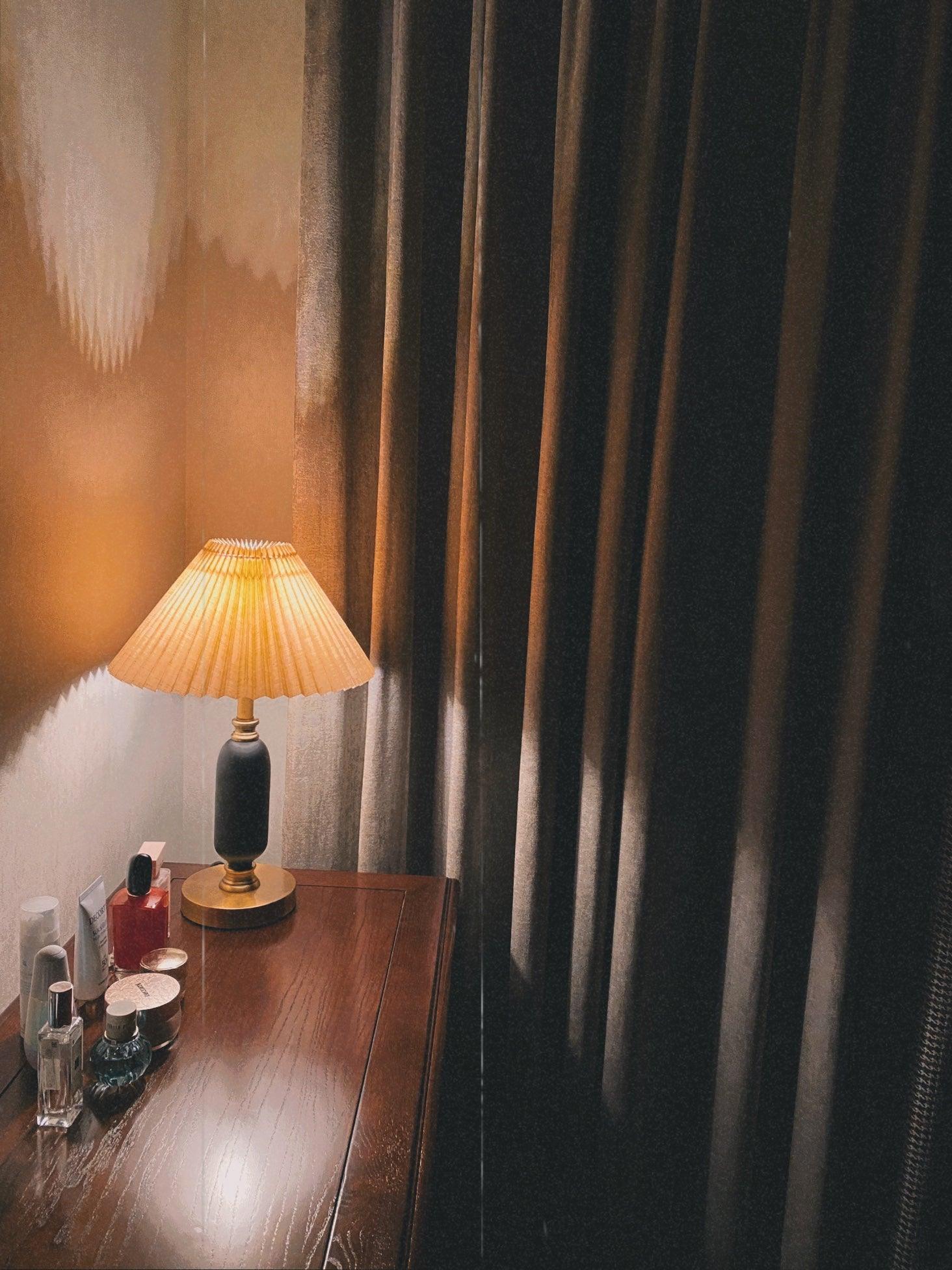 Aurmarila Fabric Table Lamp