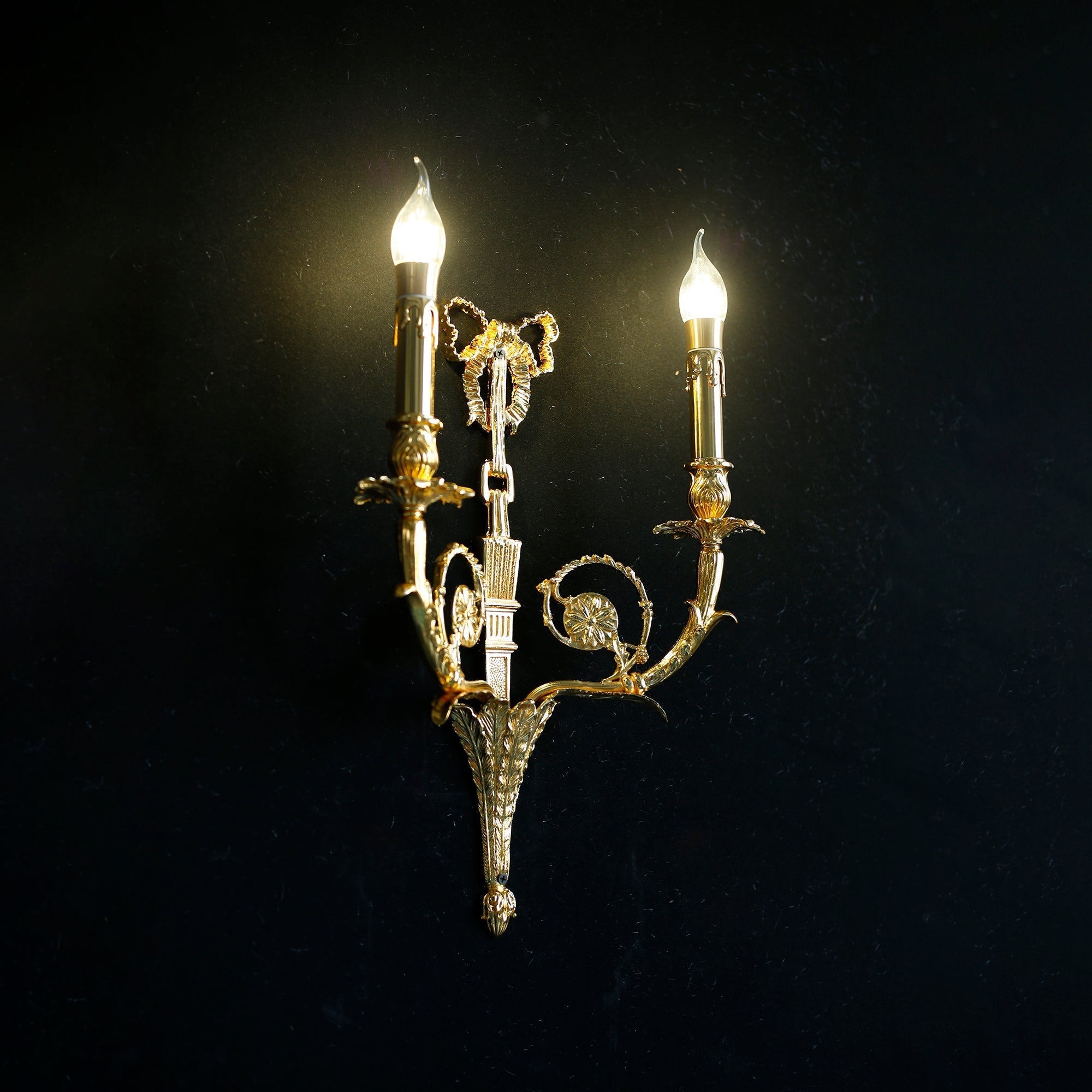 Lysavelle Sconce