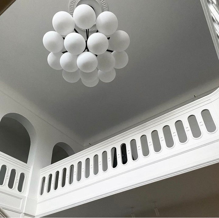 Avenineon Chandelier