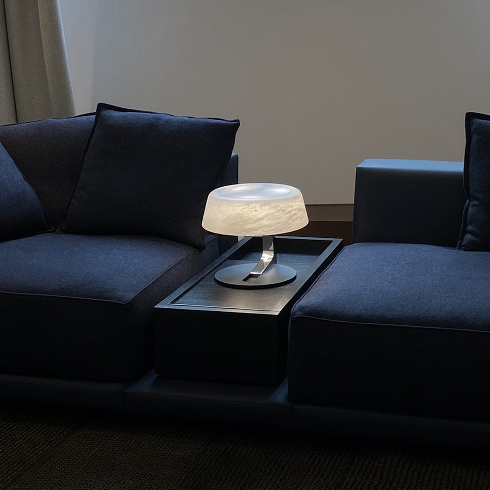 Nysolora Dome Alabaster Table Lamp