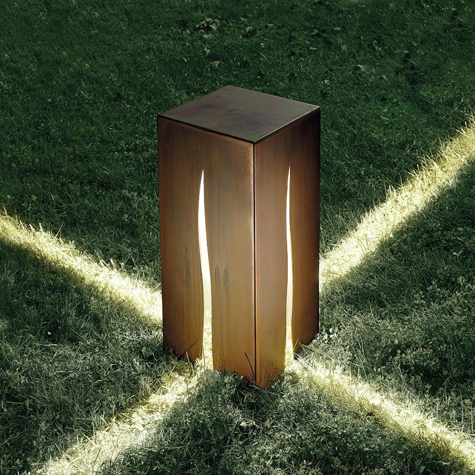 Ugo Outdoor Light Crack Cube