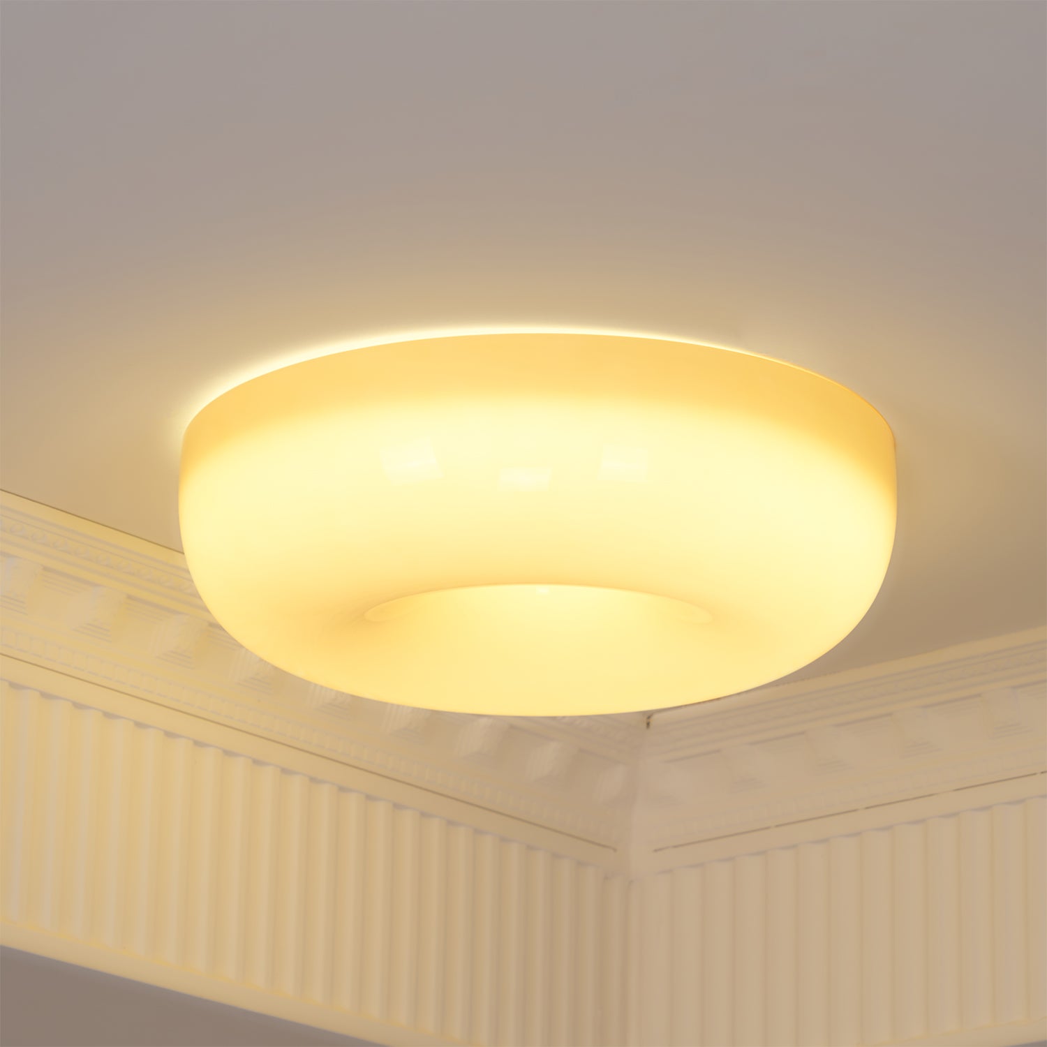 Velisiel Chandelier Cream Pudding with Blown Glass