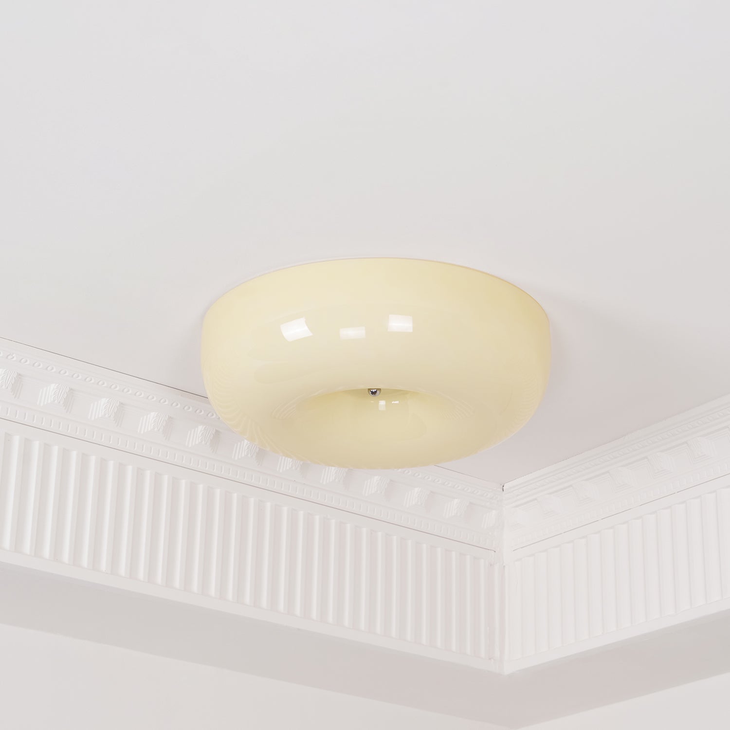 Velisiel Chandelier Cream Pudding with Blown Glass