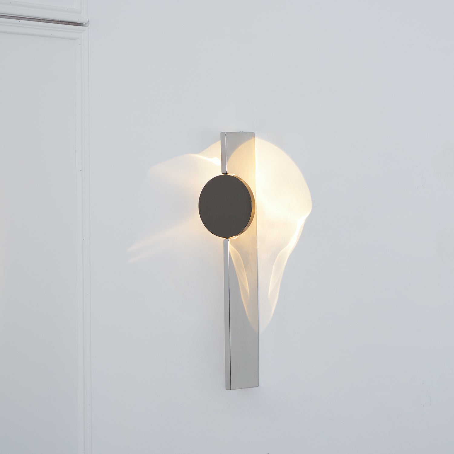 Delaview Kinetic Shadow Indoor Wall Light