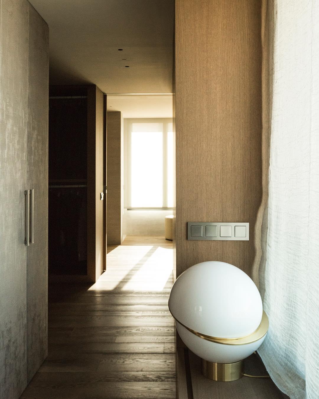Solaria Futuristic Table Lamp