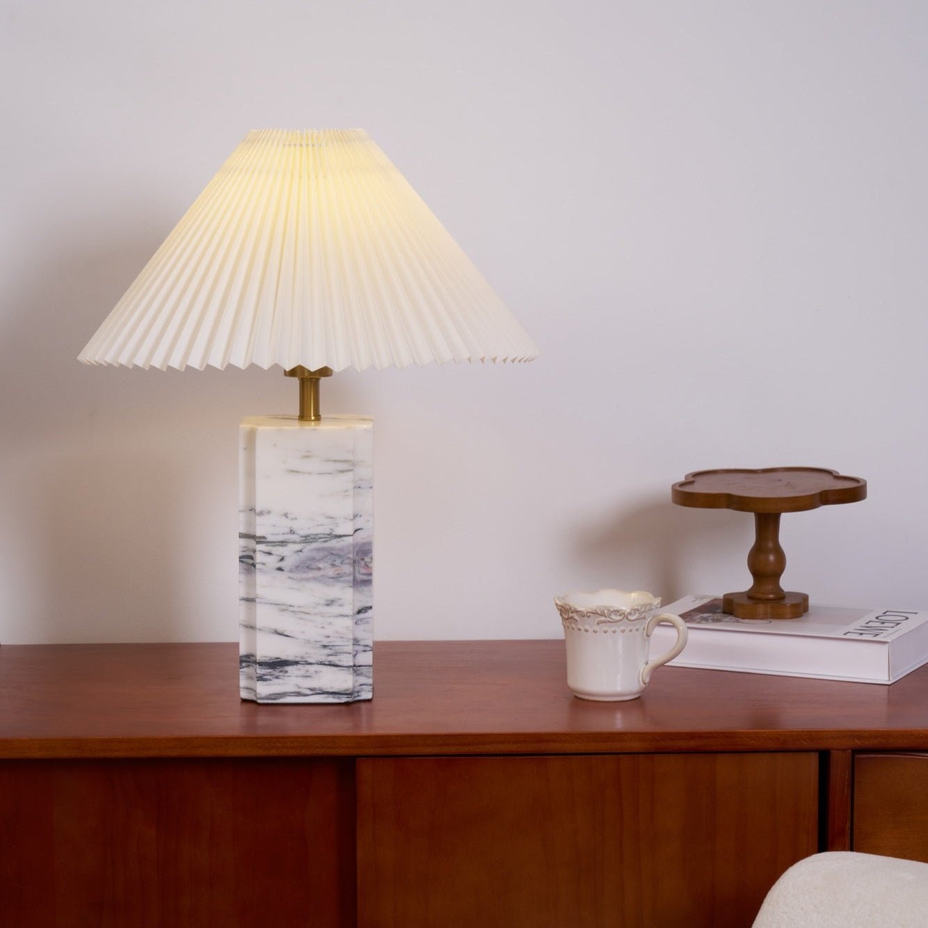 Selaleria Modern Table Lamp