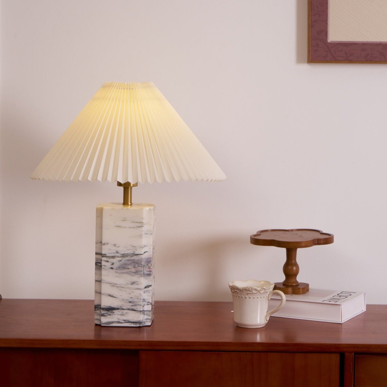 Selaleria Modern Table Lamp