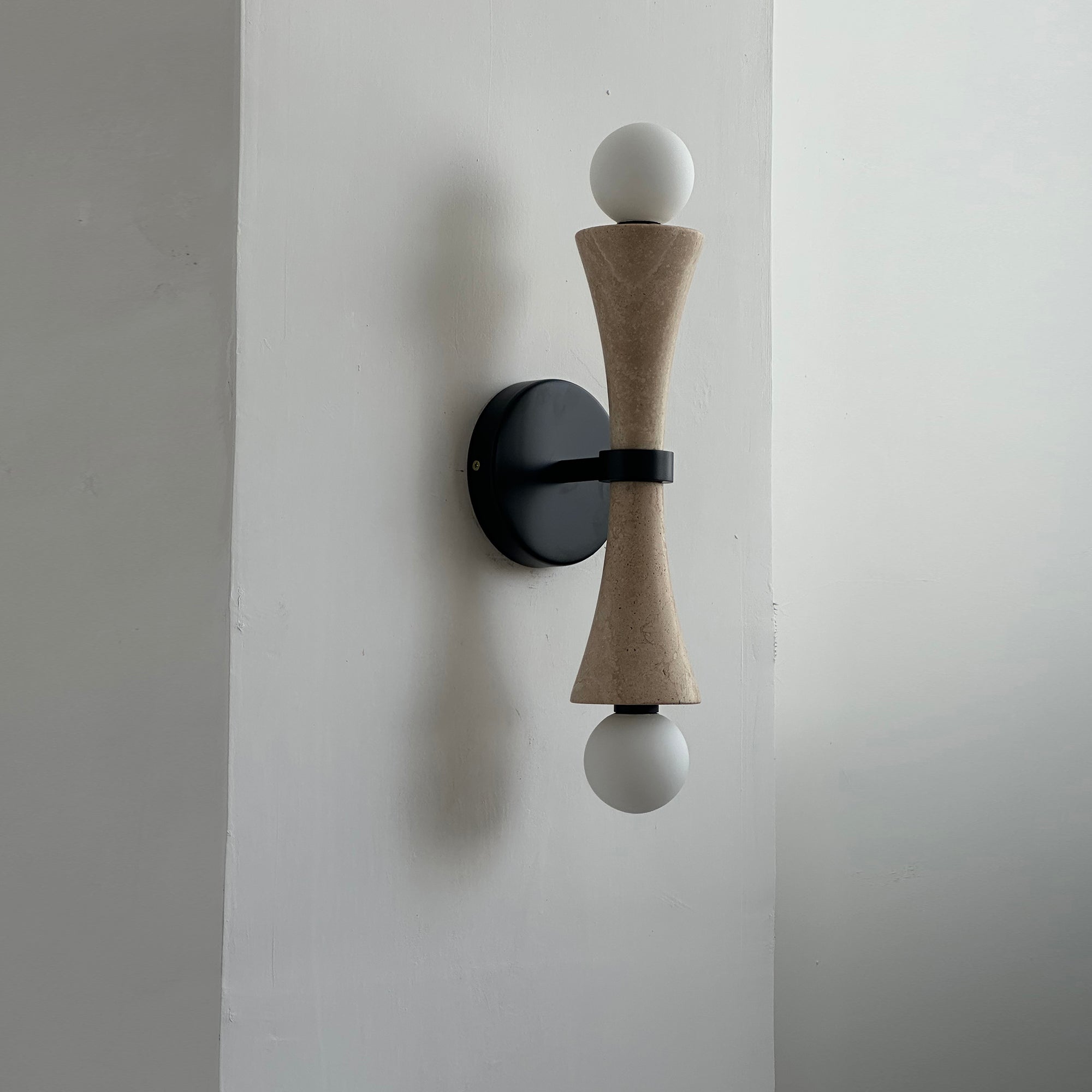 Elaiselle Wall Lamp