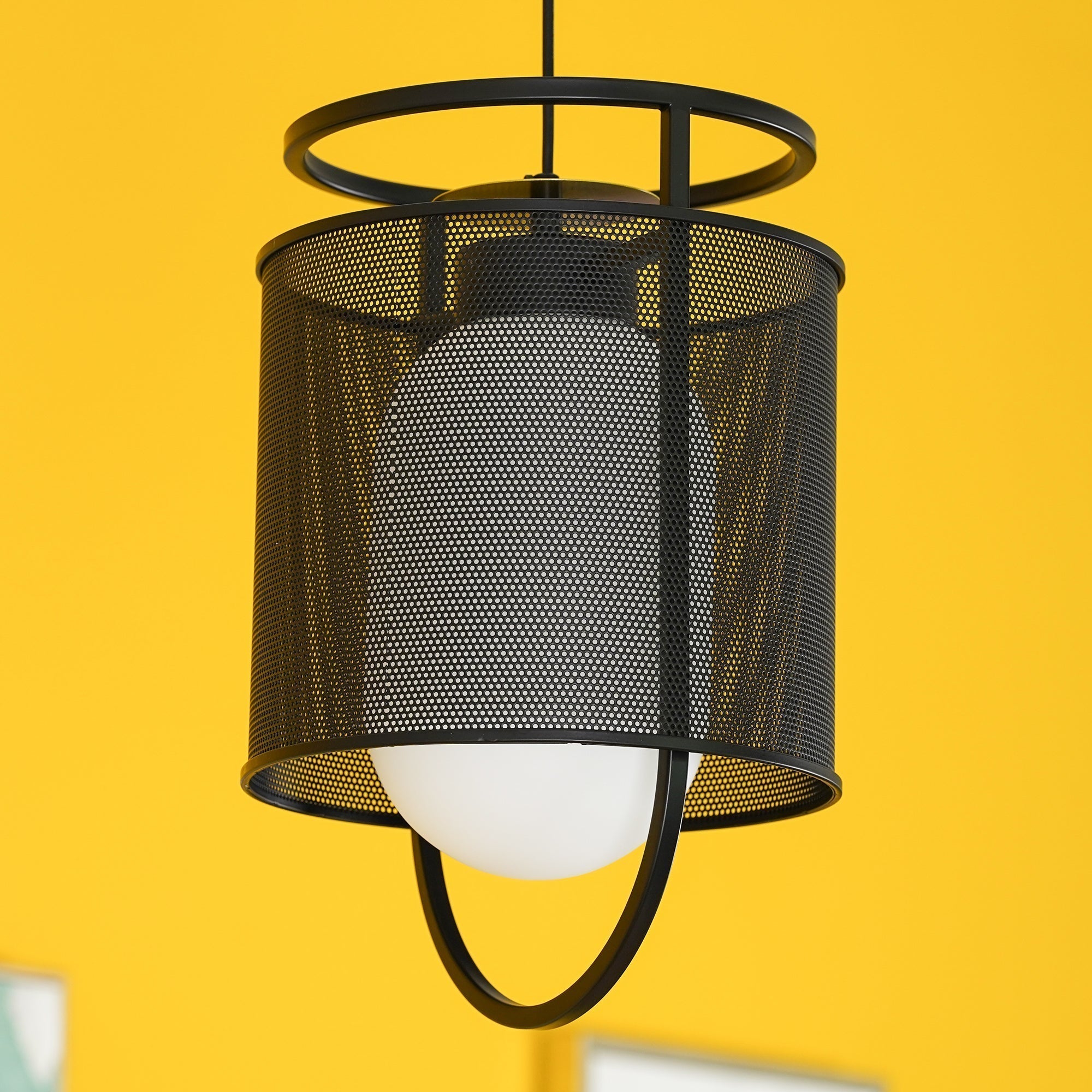 Meren Pendant Lamp Mesh Cylinder Brass Accent Industrial