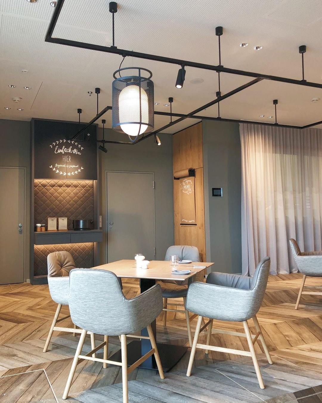 Meren Pendant Lamp Mesh Cylinder Brass Accent Industrial