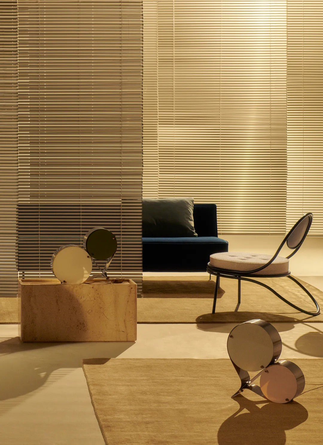 Duet Floating Disc Table Lamp