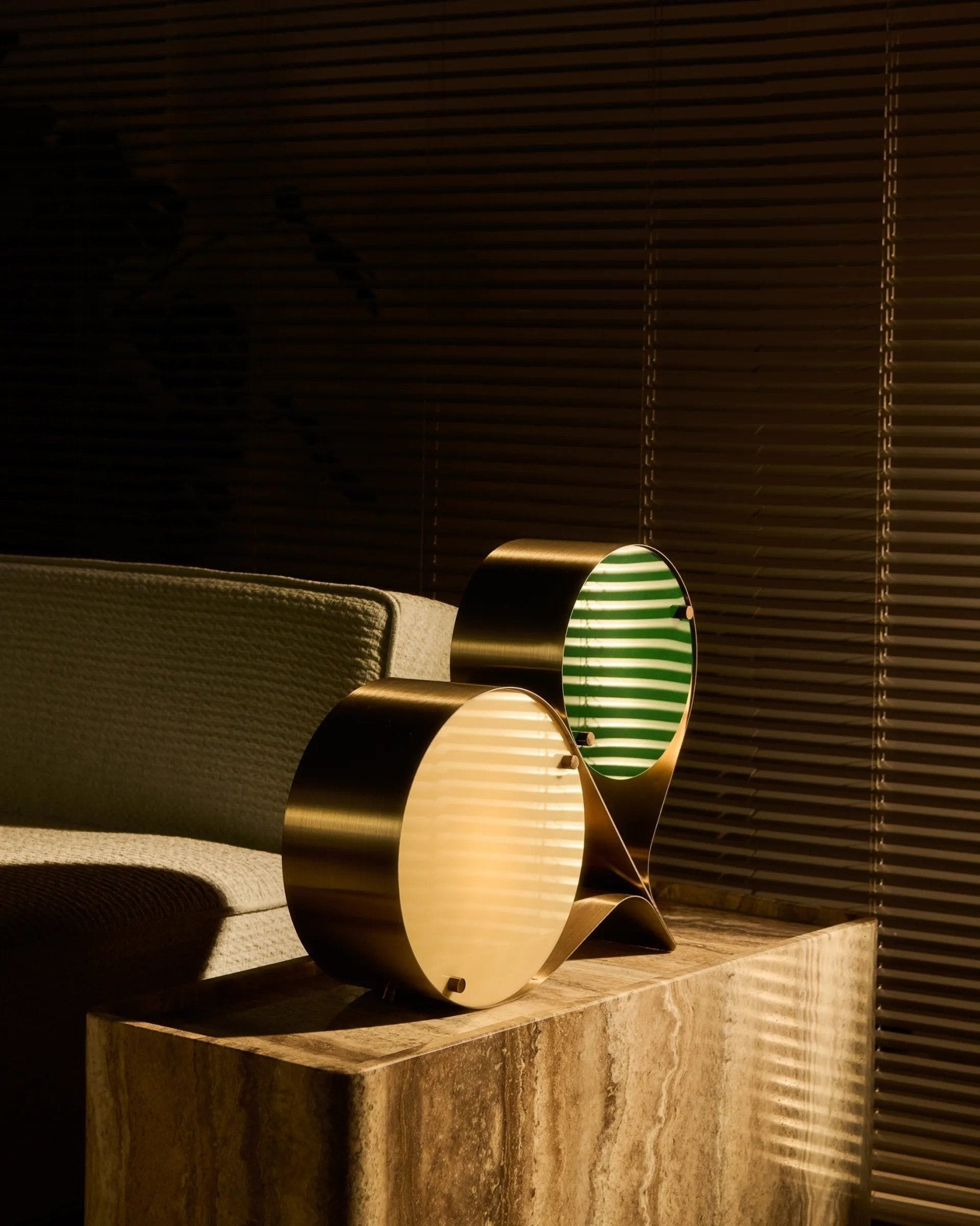 Duet Floating Disc Table Lamp