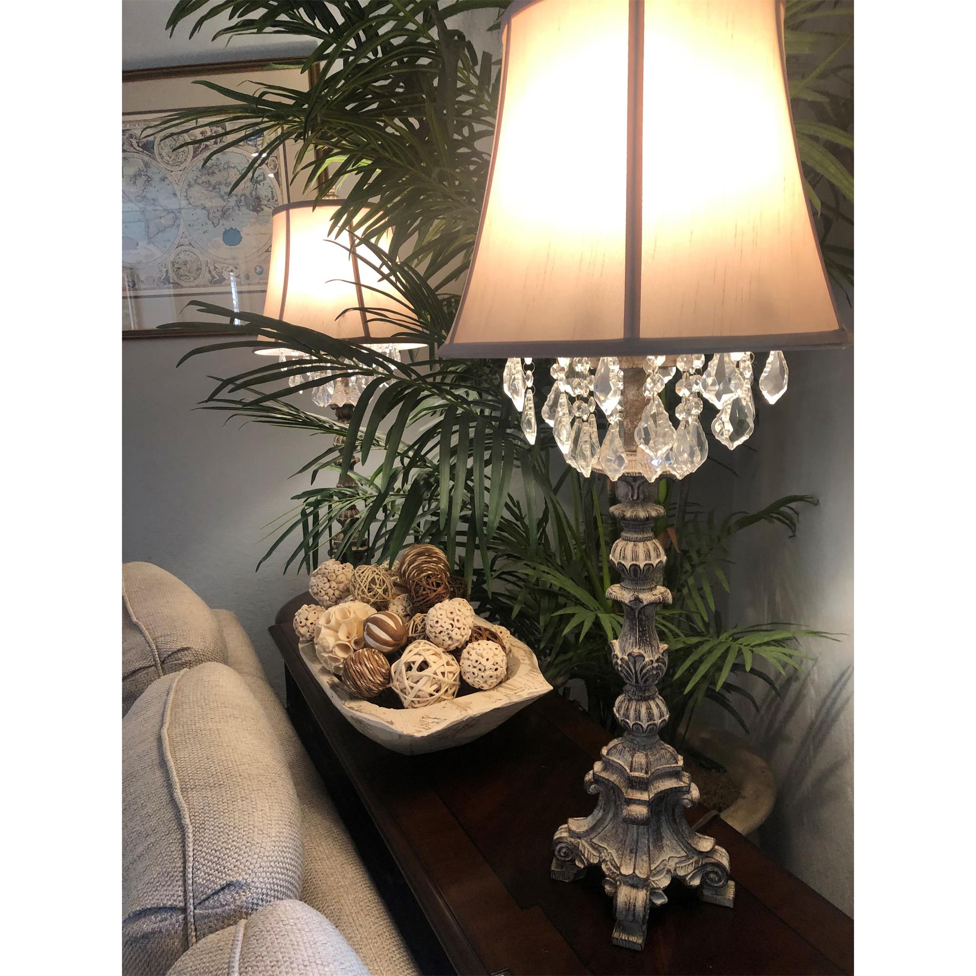 Avenenette Table Lamp