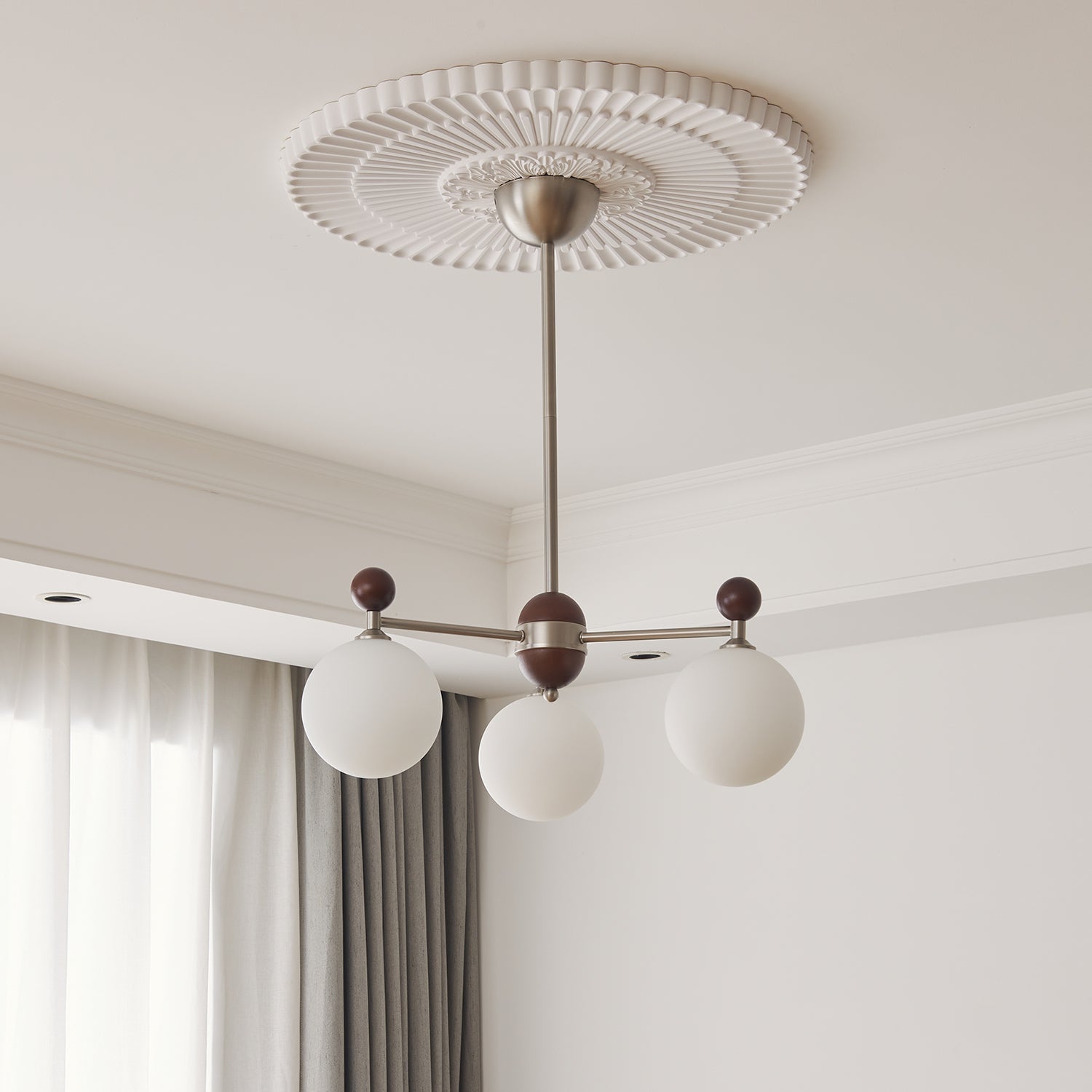 Cimirora Traditional Elegance Wood Glass Chandelier