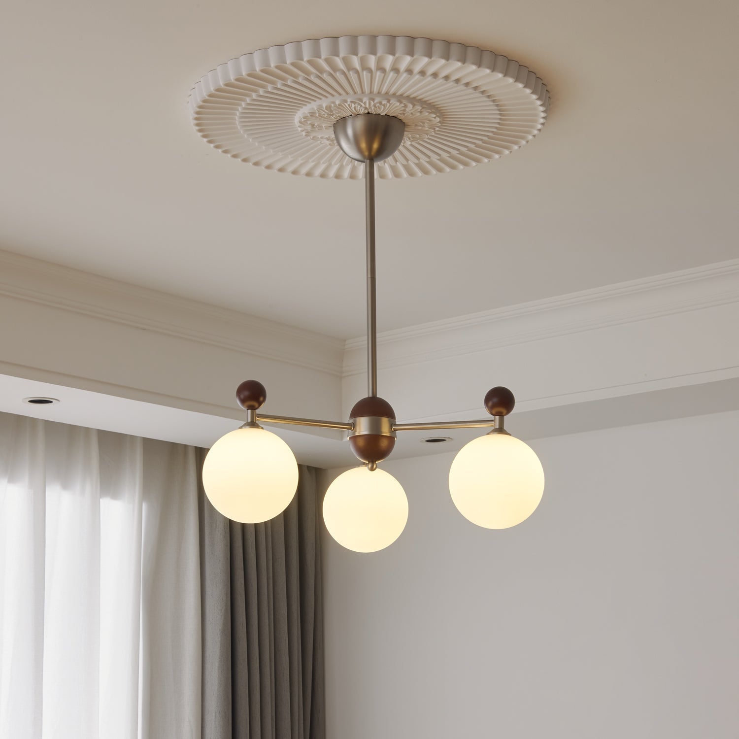 Cimirora Traditional Elegance Wood Glass Chandelier