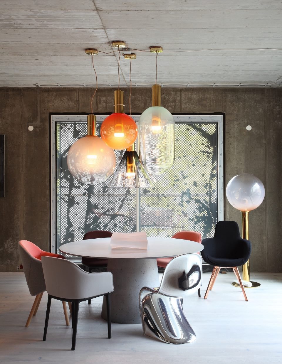Aeris Minimalist Glass Pendant Lamp
