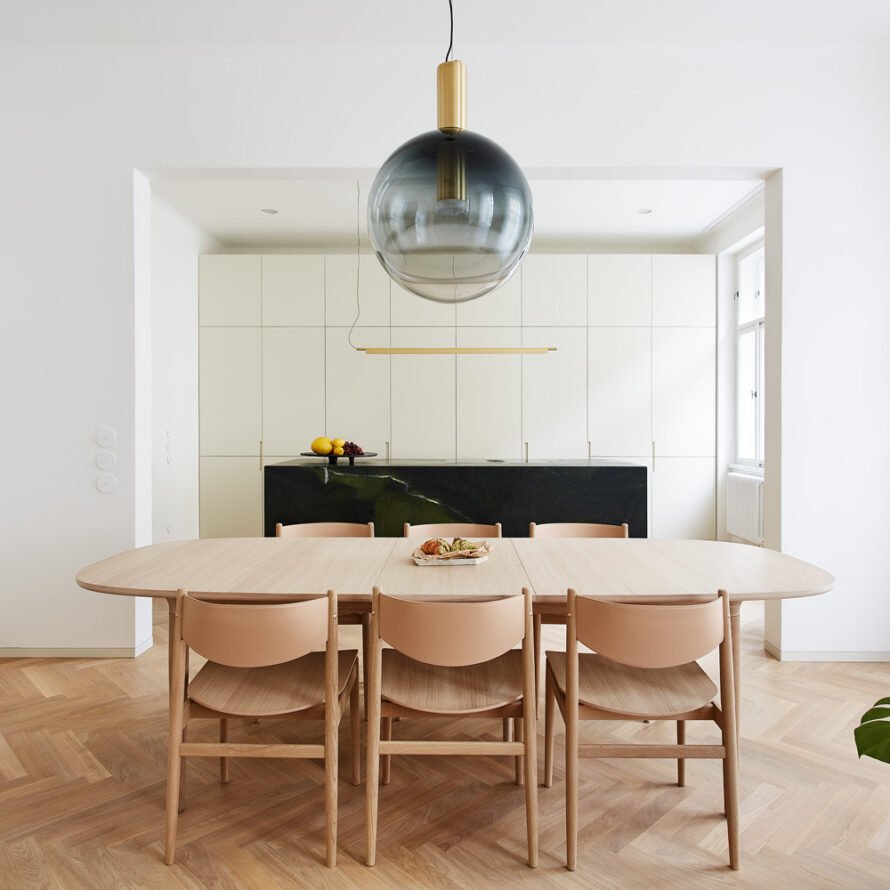 Aeris Minimalist Glass Pendant Lamp