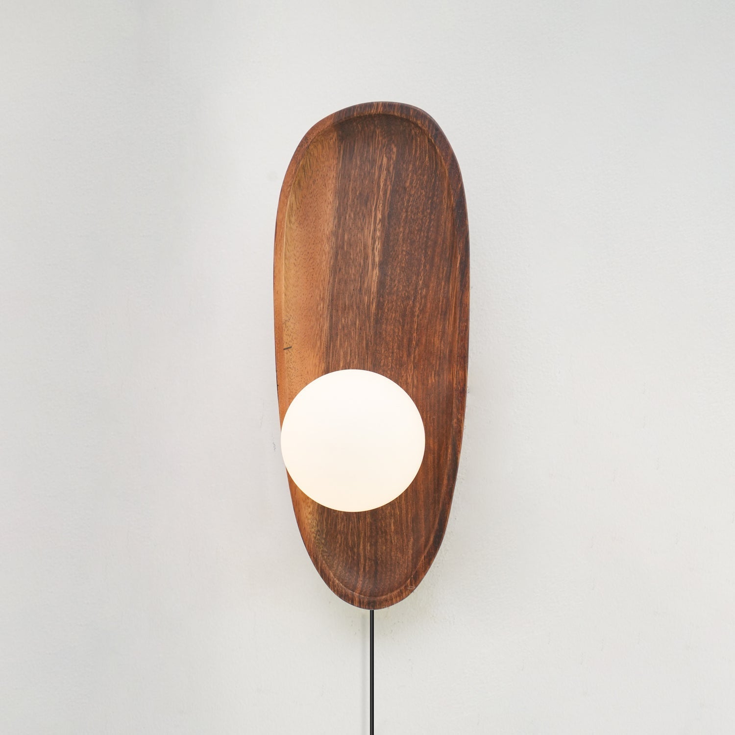 Bravyn Plug-in Wall Lamp