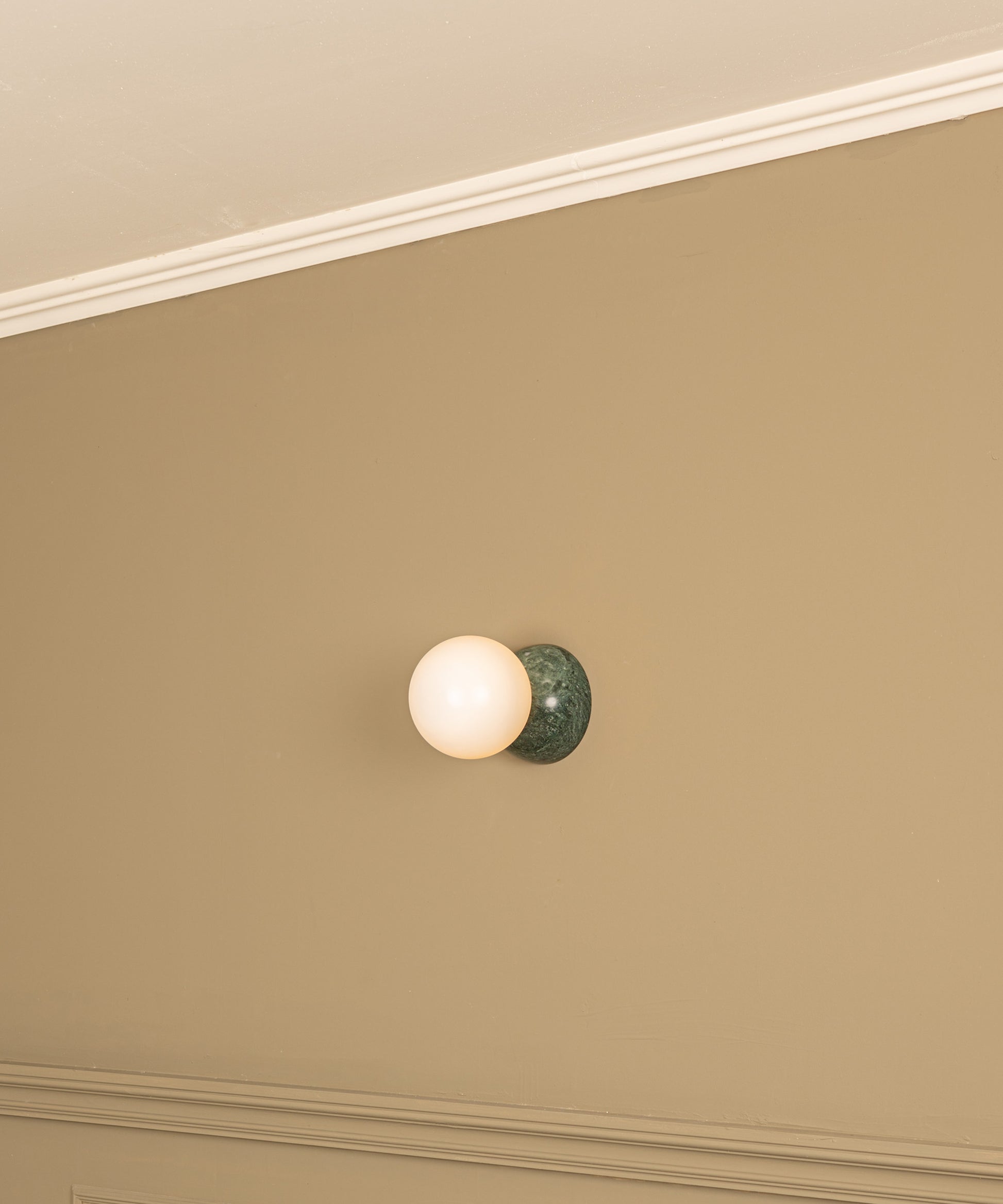 Verdant Wall Lamp