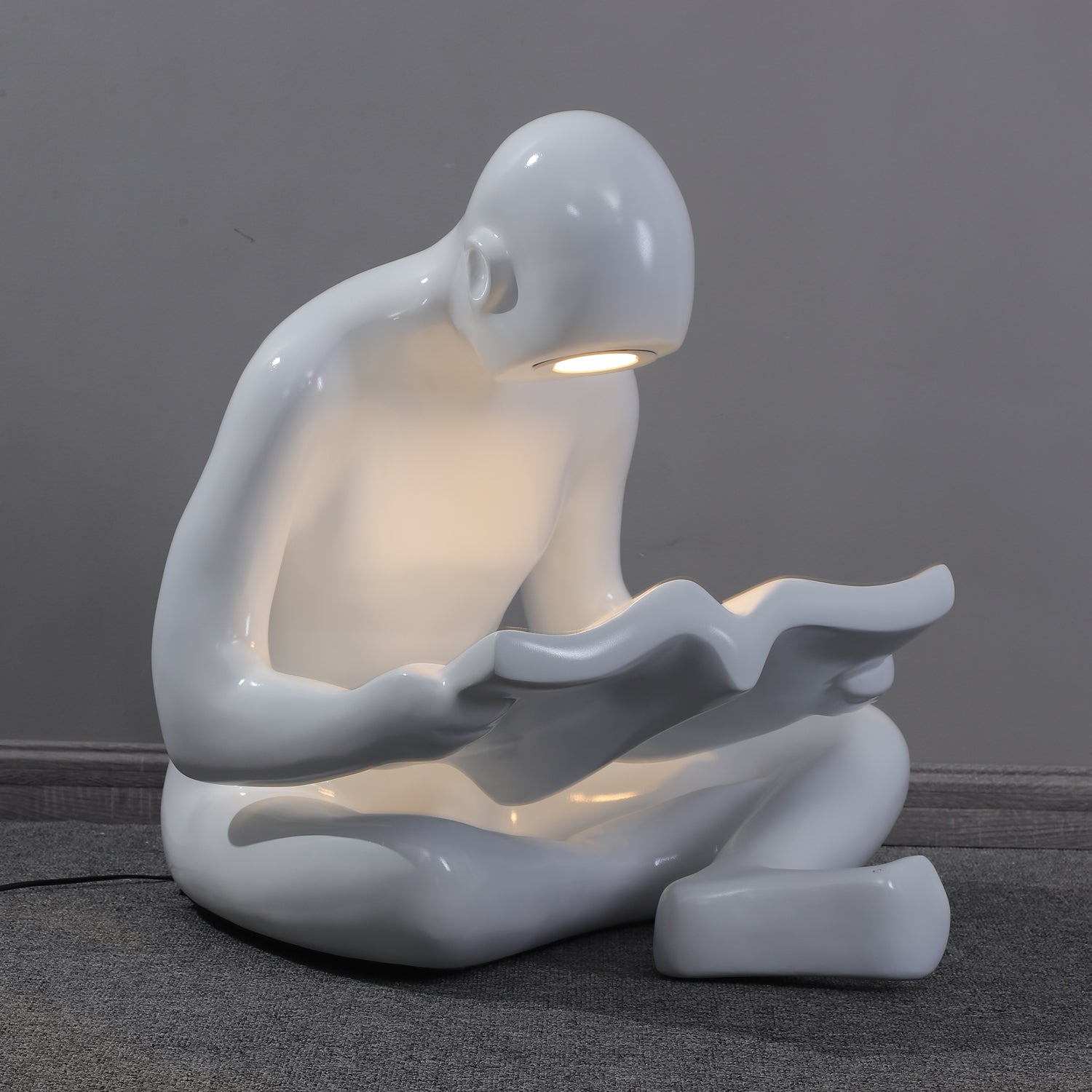 Terielia Reader Sculpture Table Lamp