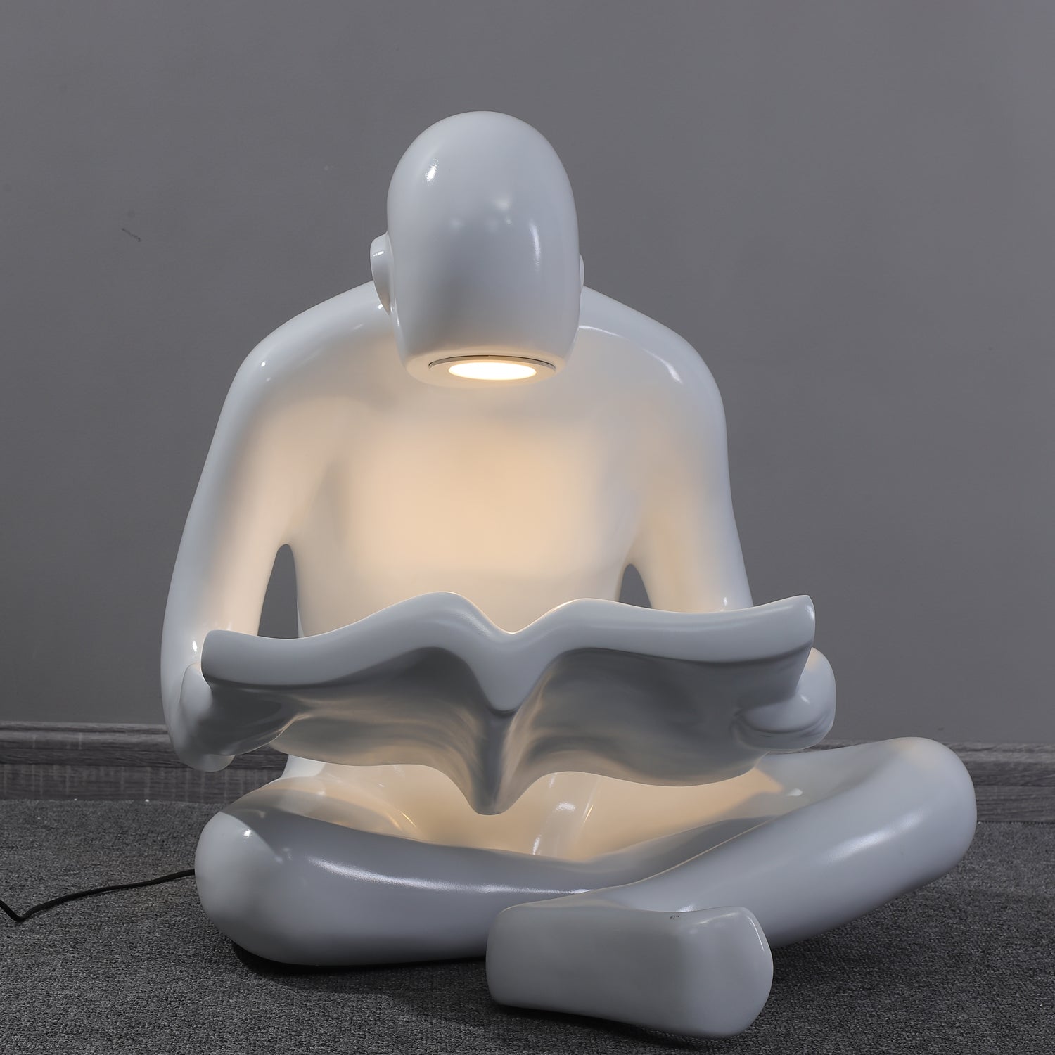 Terielia Reader Sculpture Table Lamp