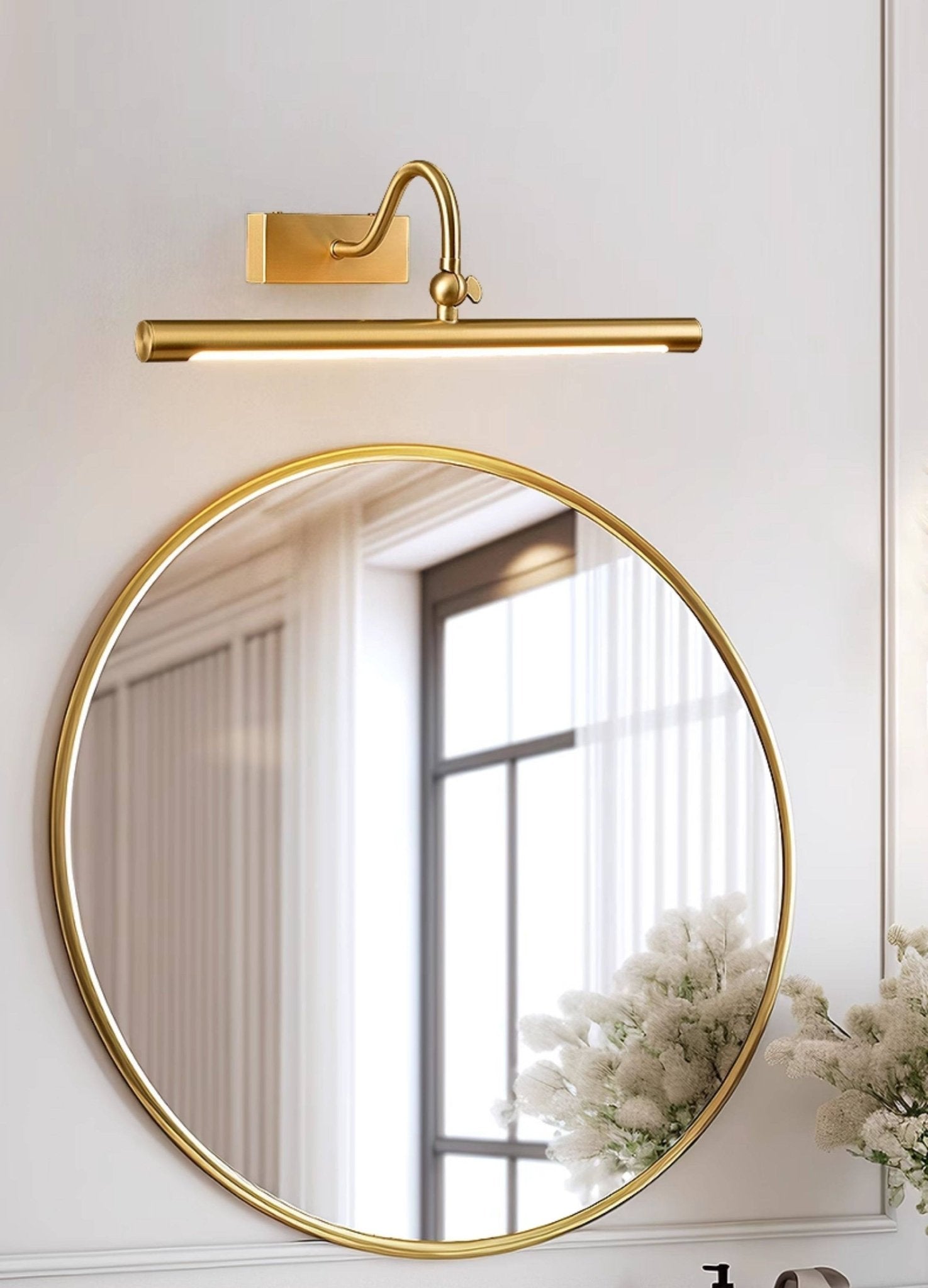 Virauaria Scepter Wall Light