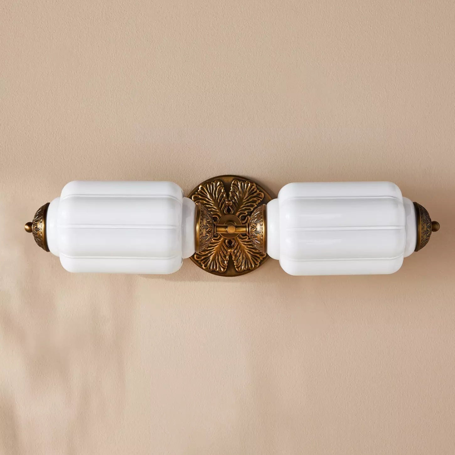 Belvaria Sconce
