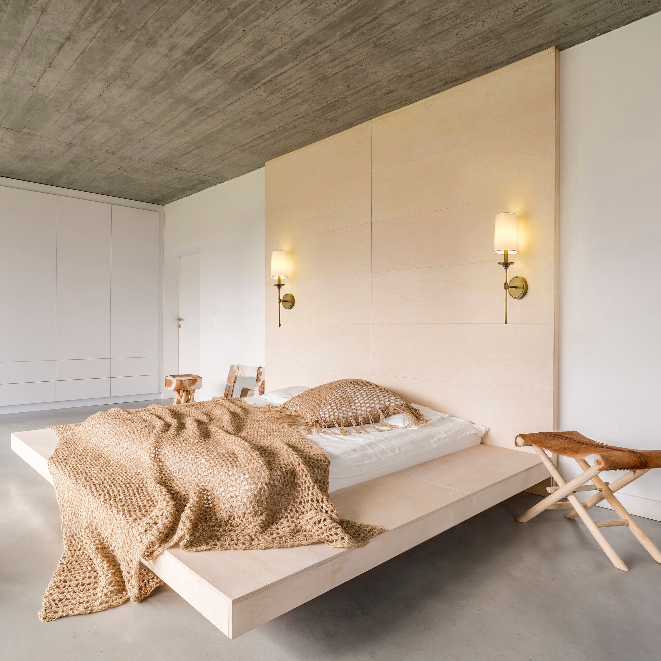 Elaisine Wall Lamp