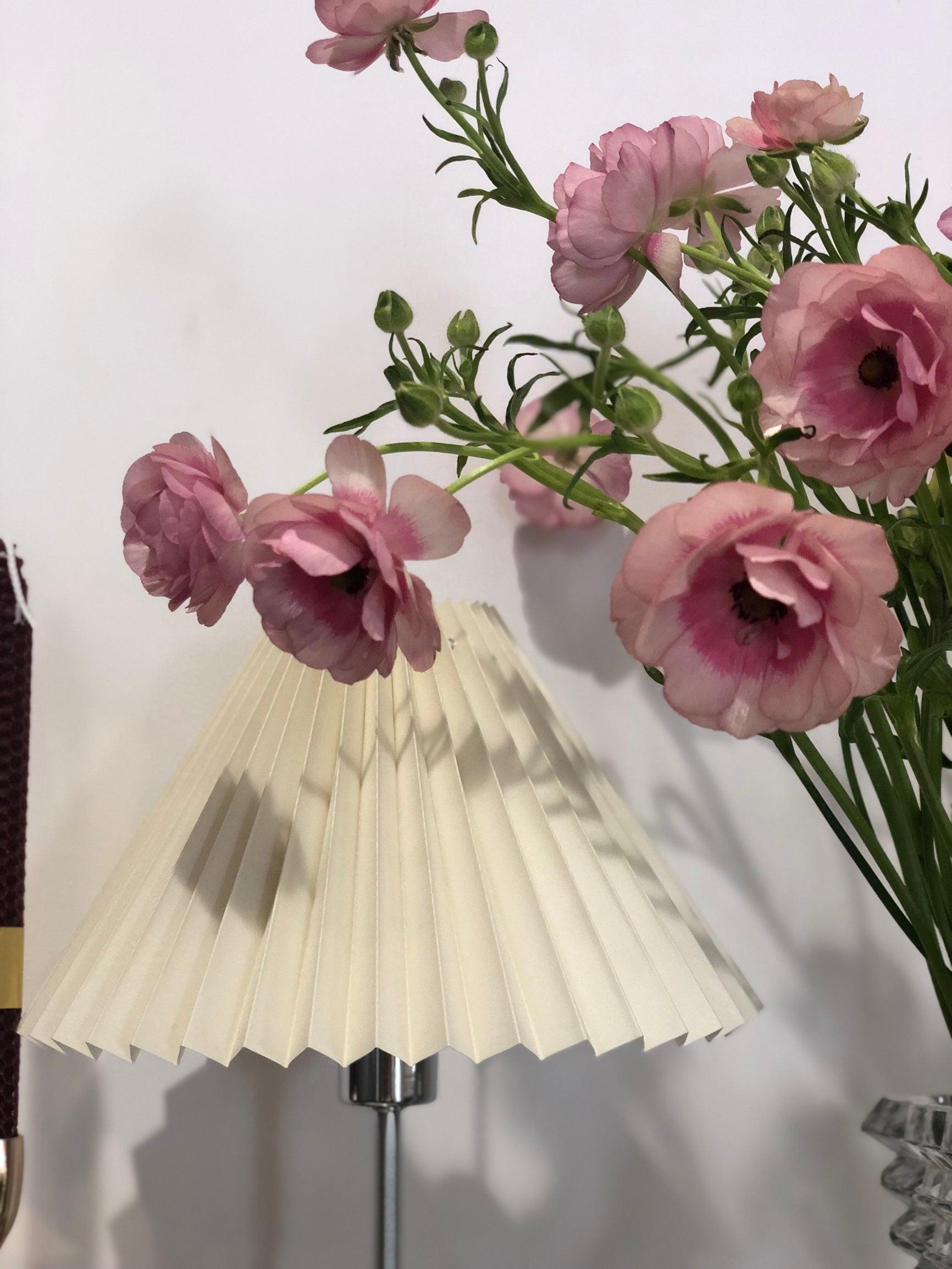 Ornelle Wood Fabric Artistic Table Lamp