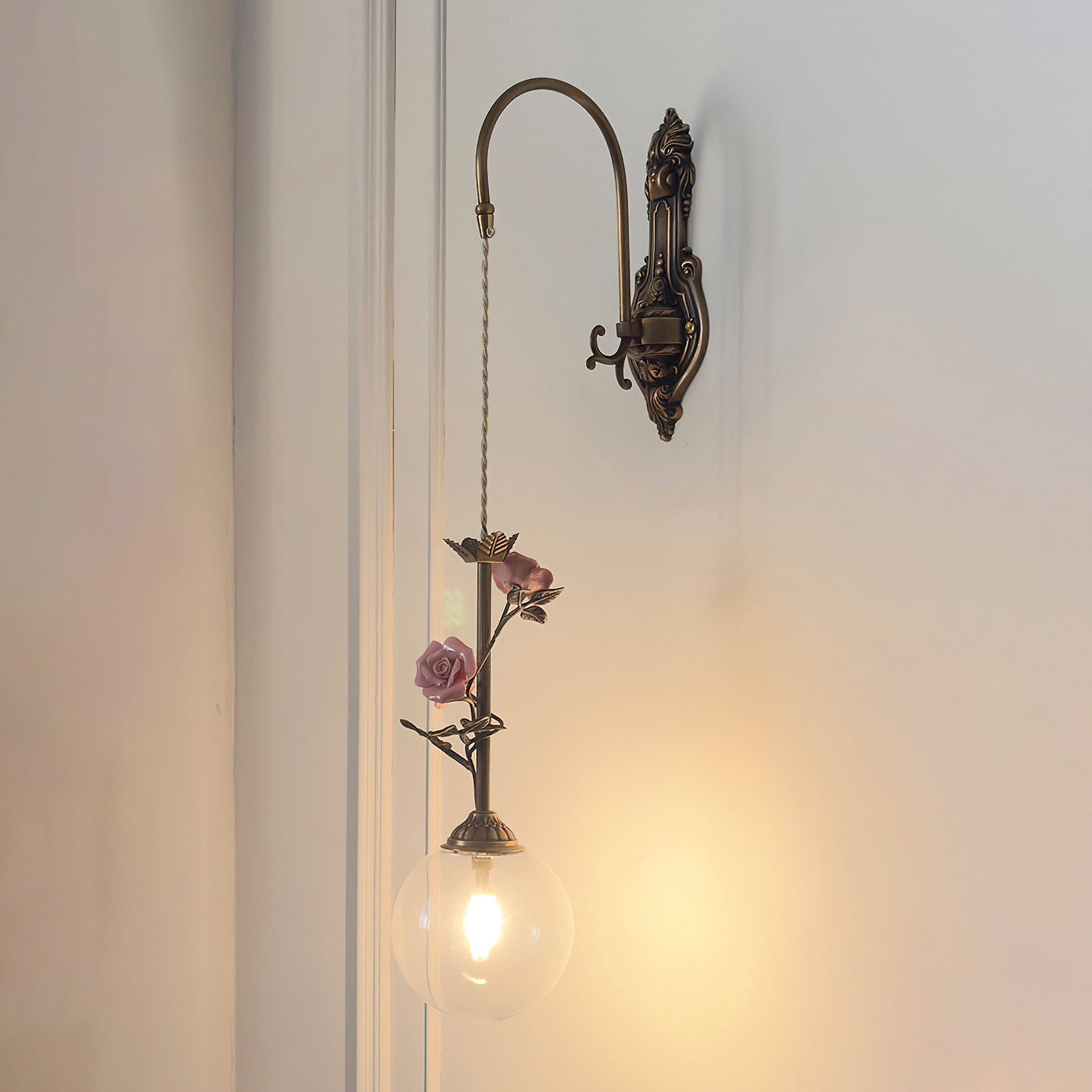 Elaararia Sconce