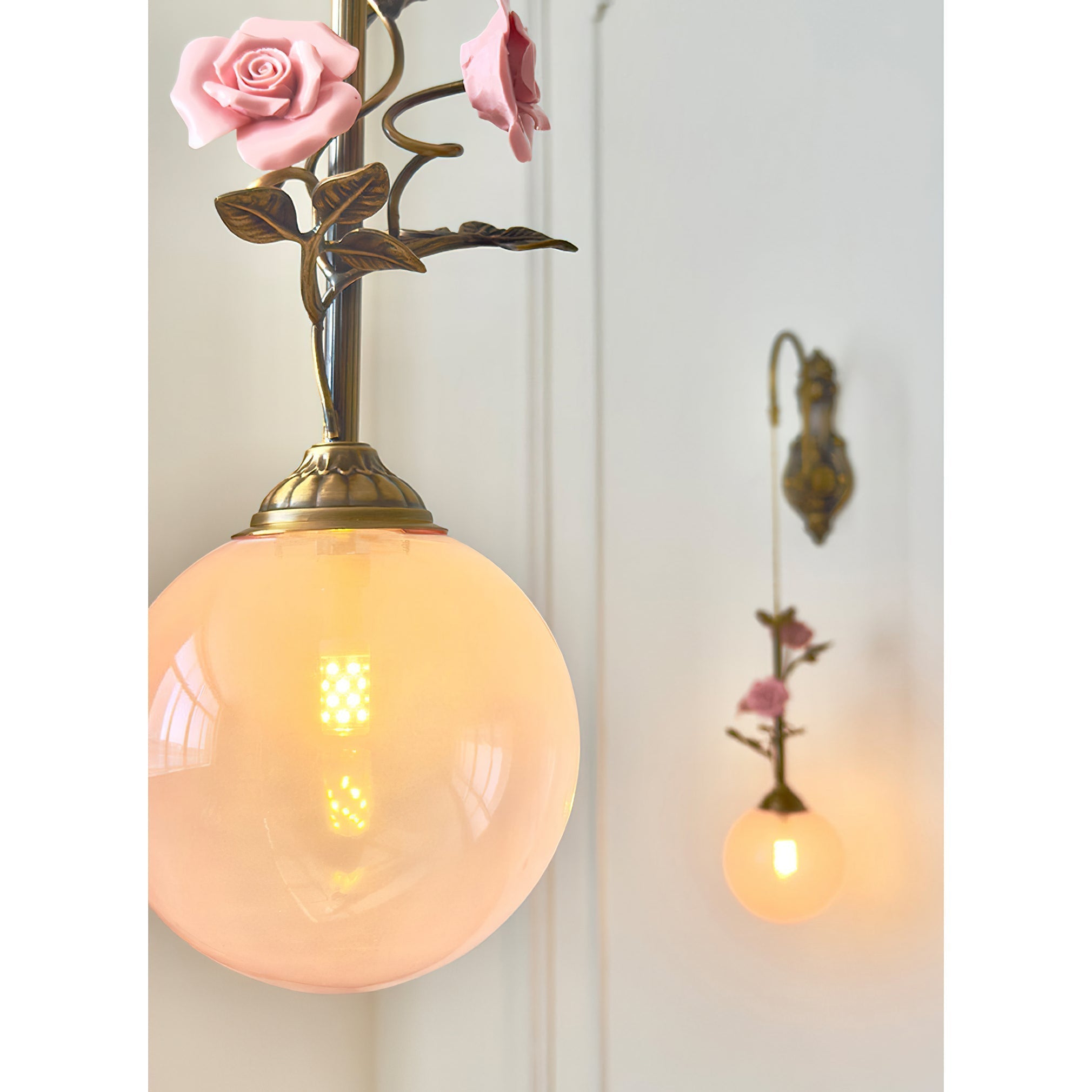 Elaararia Sconce