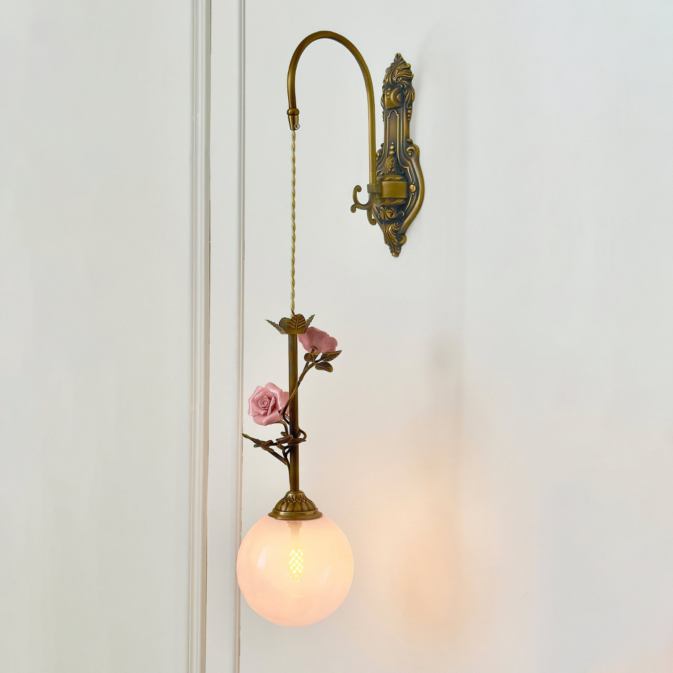 Elaararia Sconce