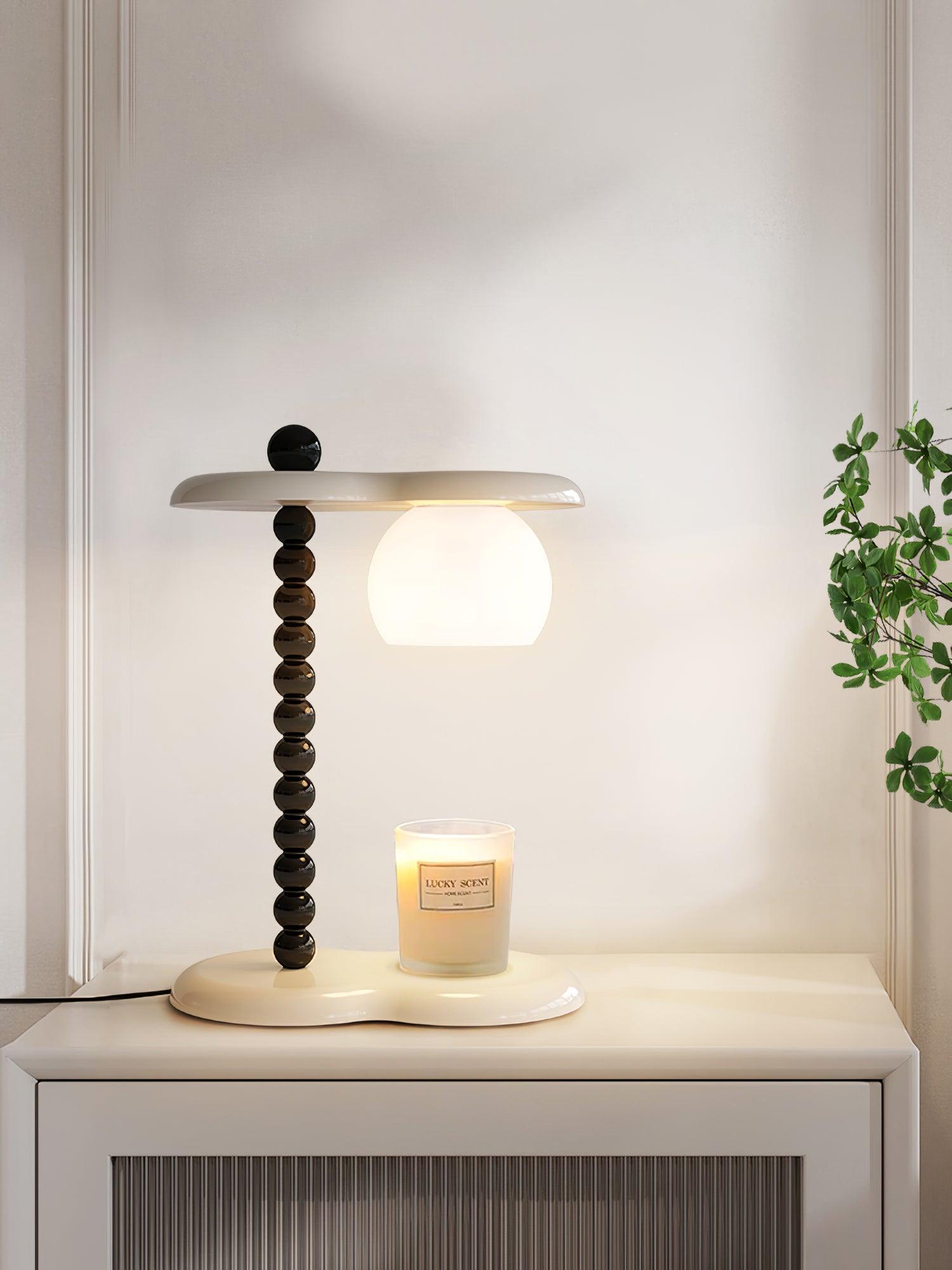 Viloce Resin Traditional Table Lamp