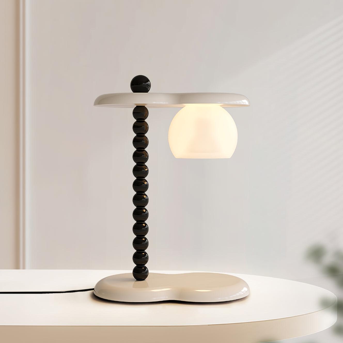 Viloce Resin Traditional Table Lamp