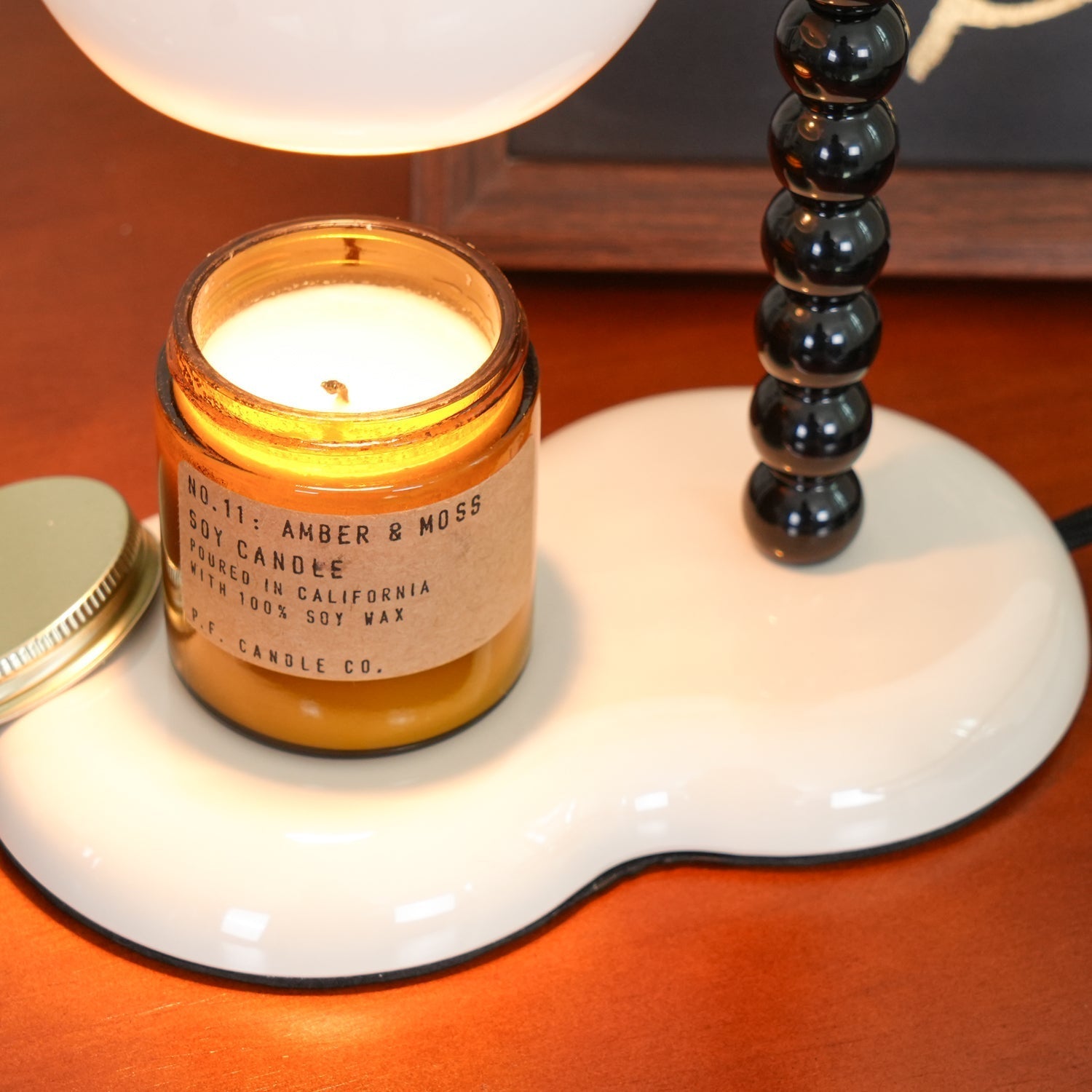 Viloce Resin Traditional Table Lamp