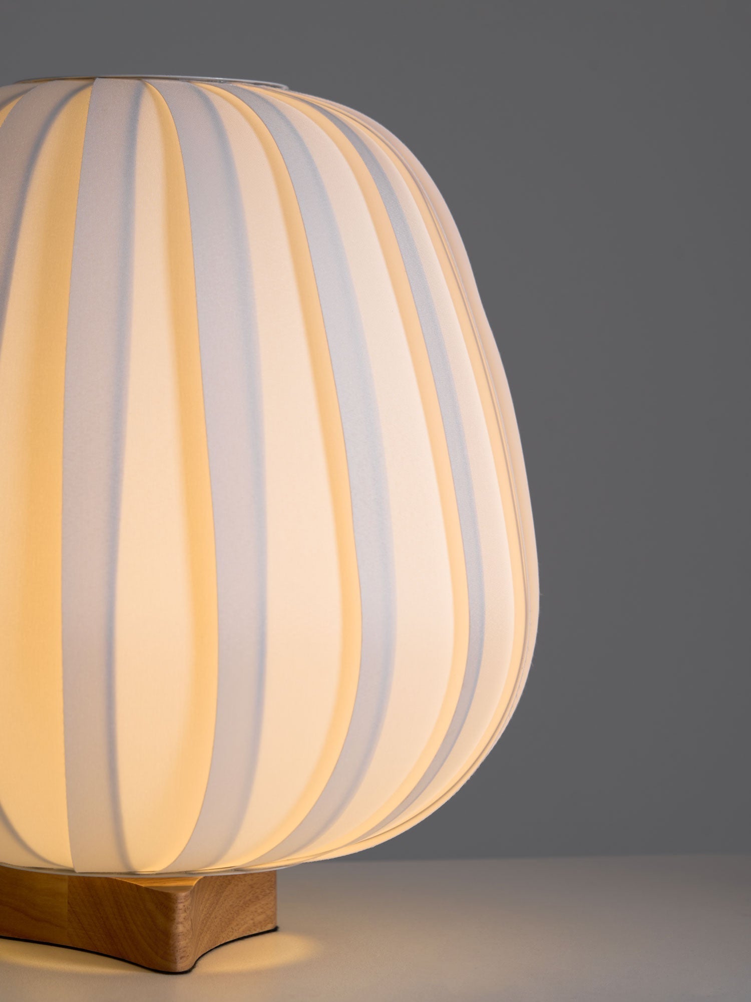 Solisuce Fabric Minimalist Table Lamp - Neutral Decor