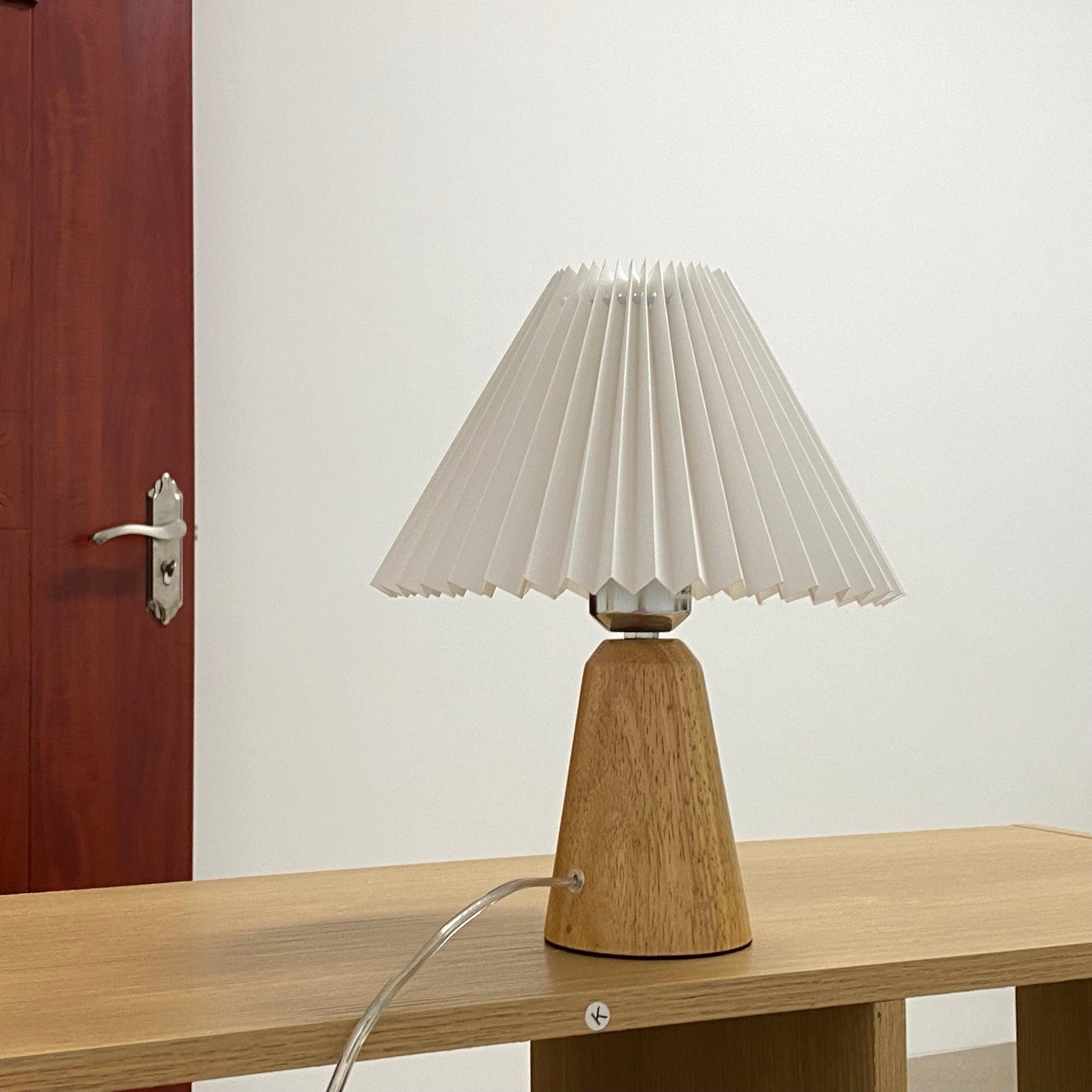 Sylineria Minimalist Wood Table Lamp