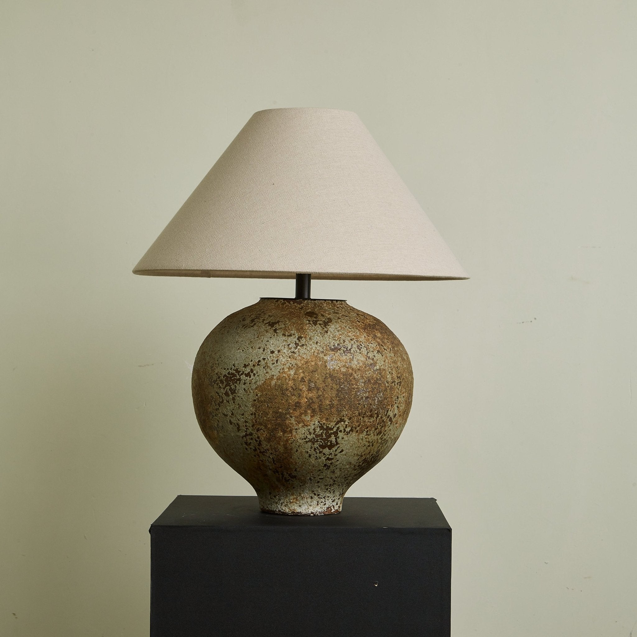 Lirys Modern Ceramics Table Lamp