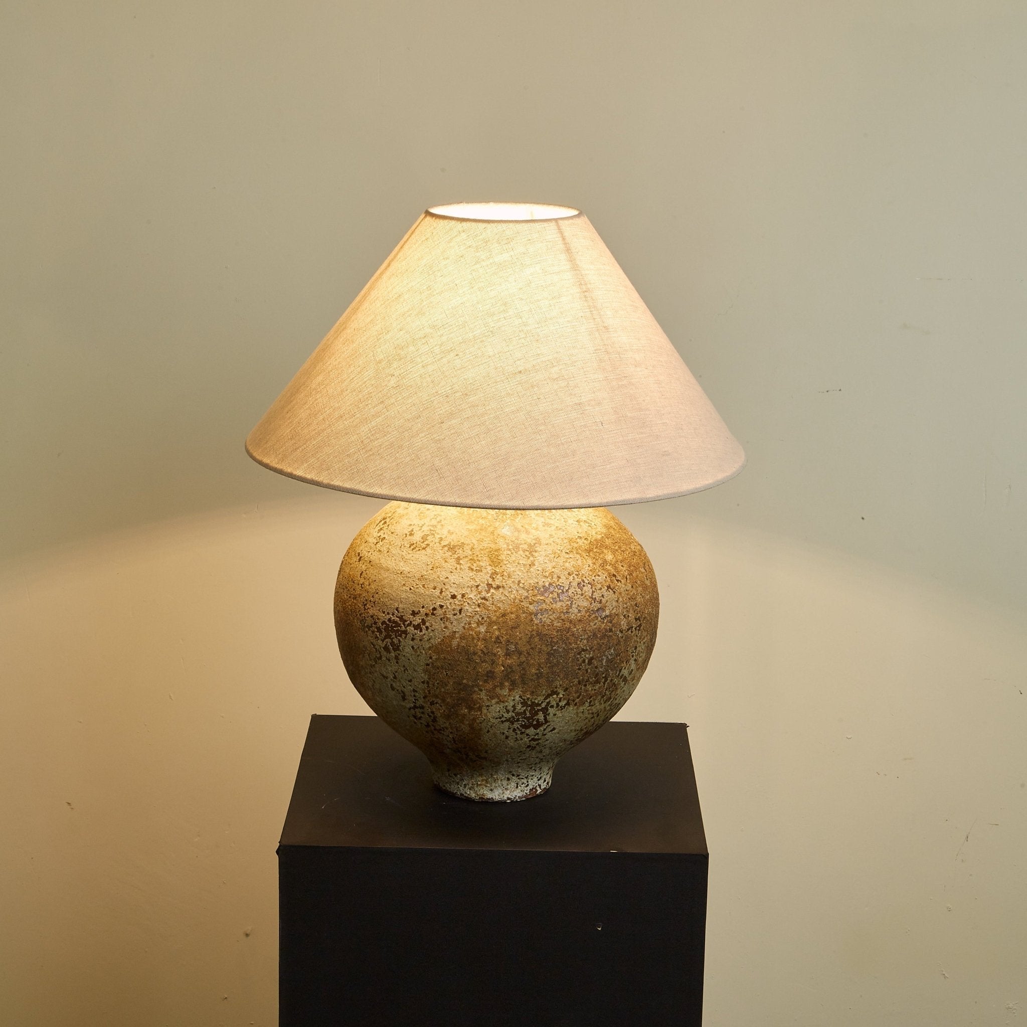 Lirys Modern Ceramics Table Lamp