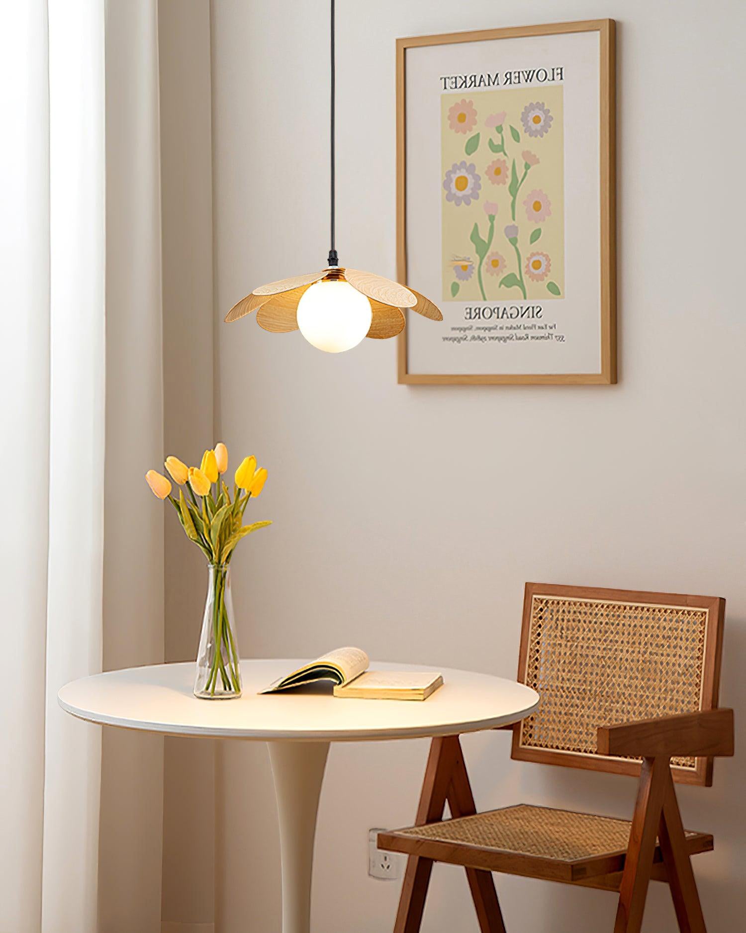 Arlenis Glass Minimalistic Pendant Lamp