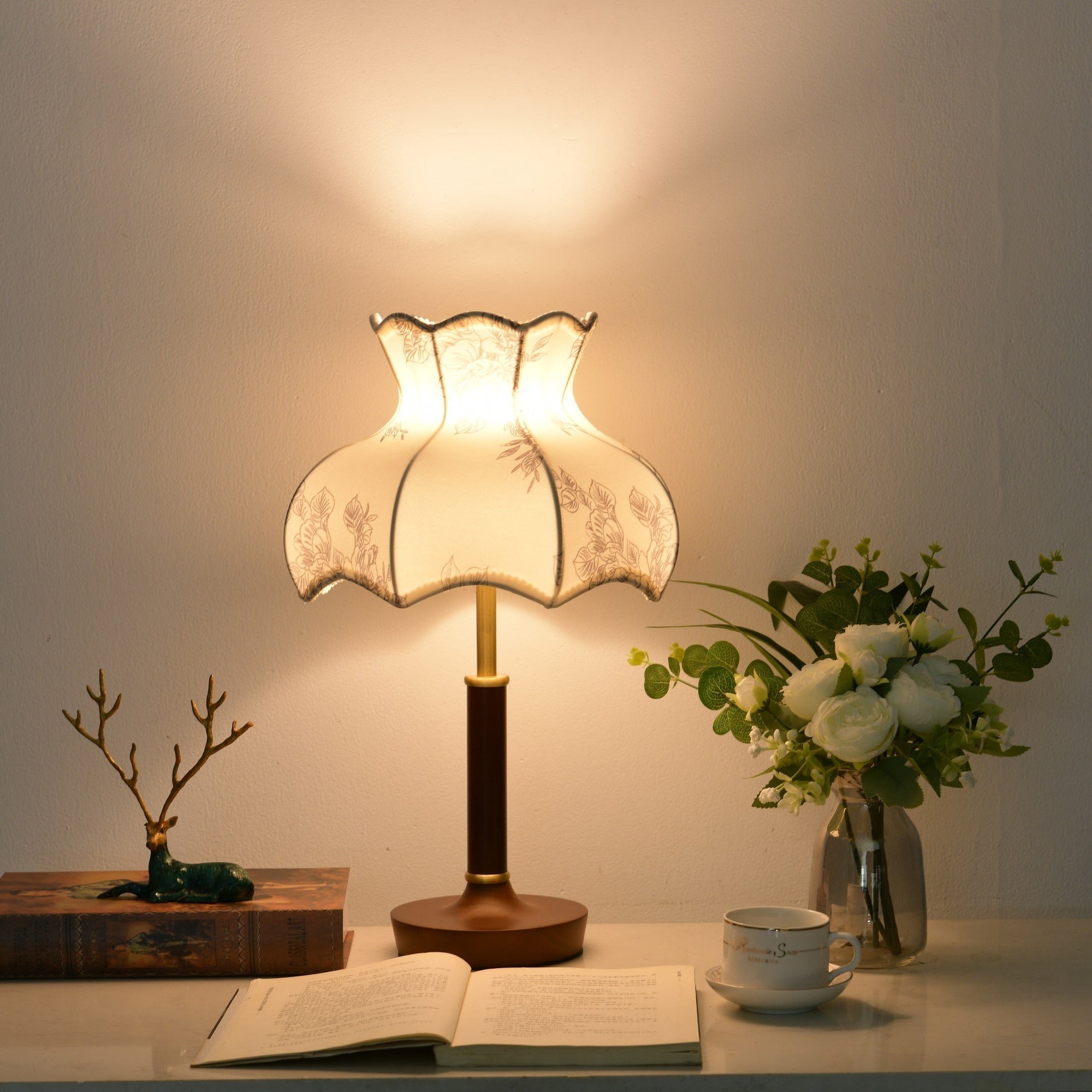 Naomi Vintage Table Lamp