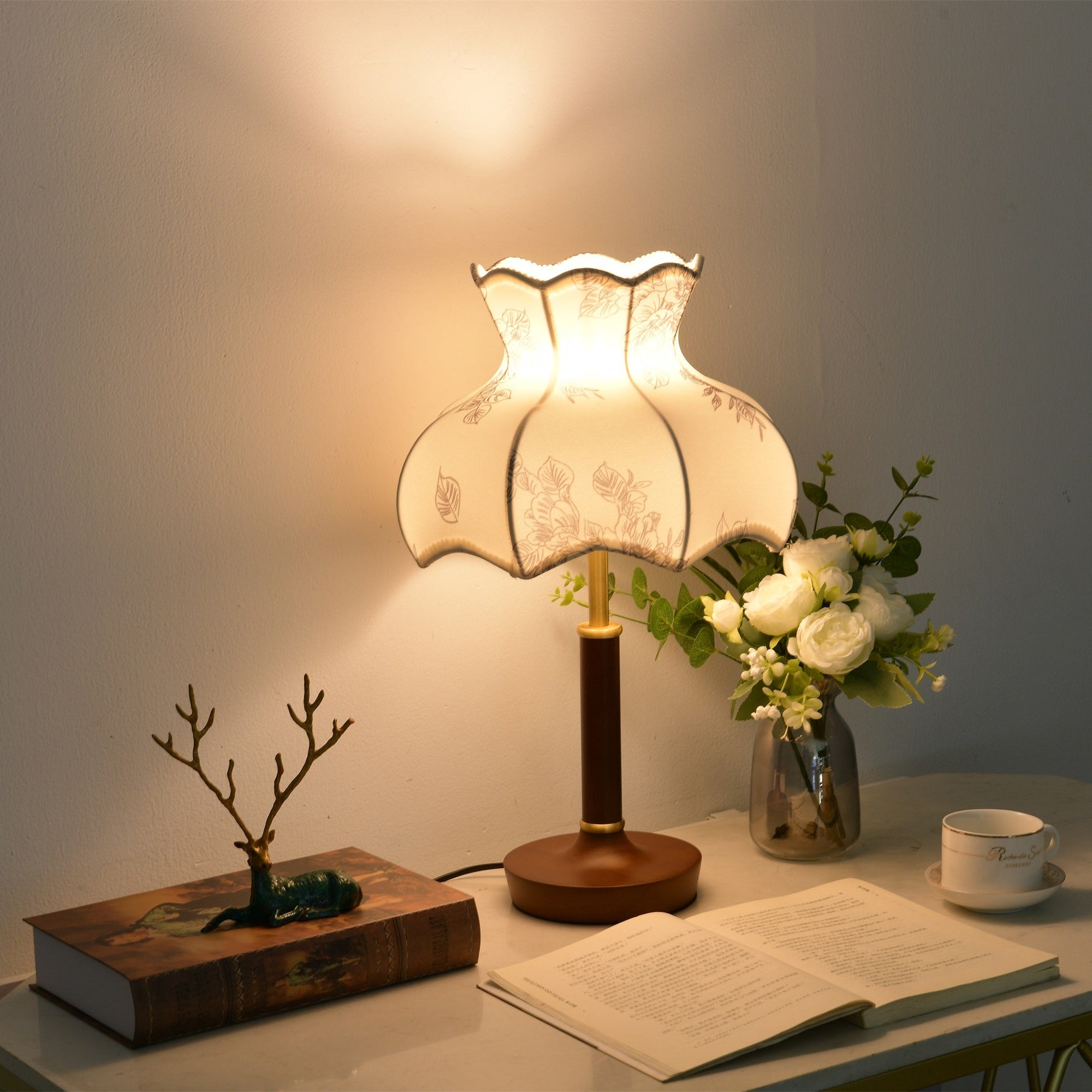Naomi Vintage Table Lamp