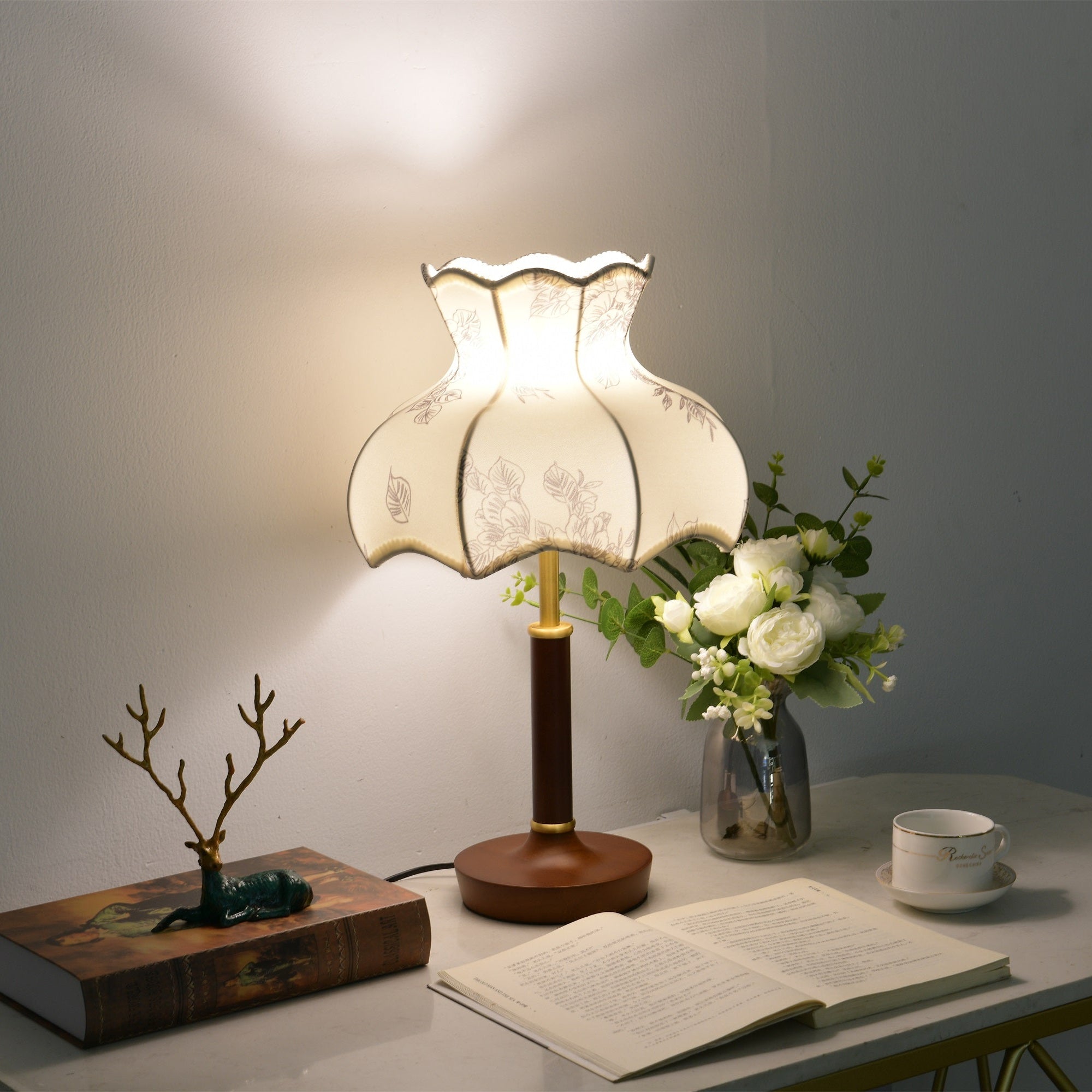 Naomi Vintage Table Lamp