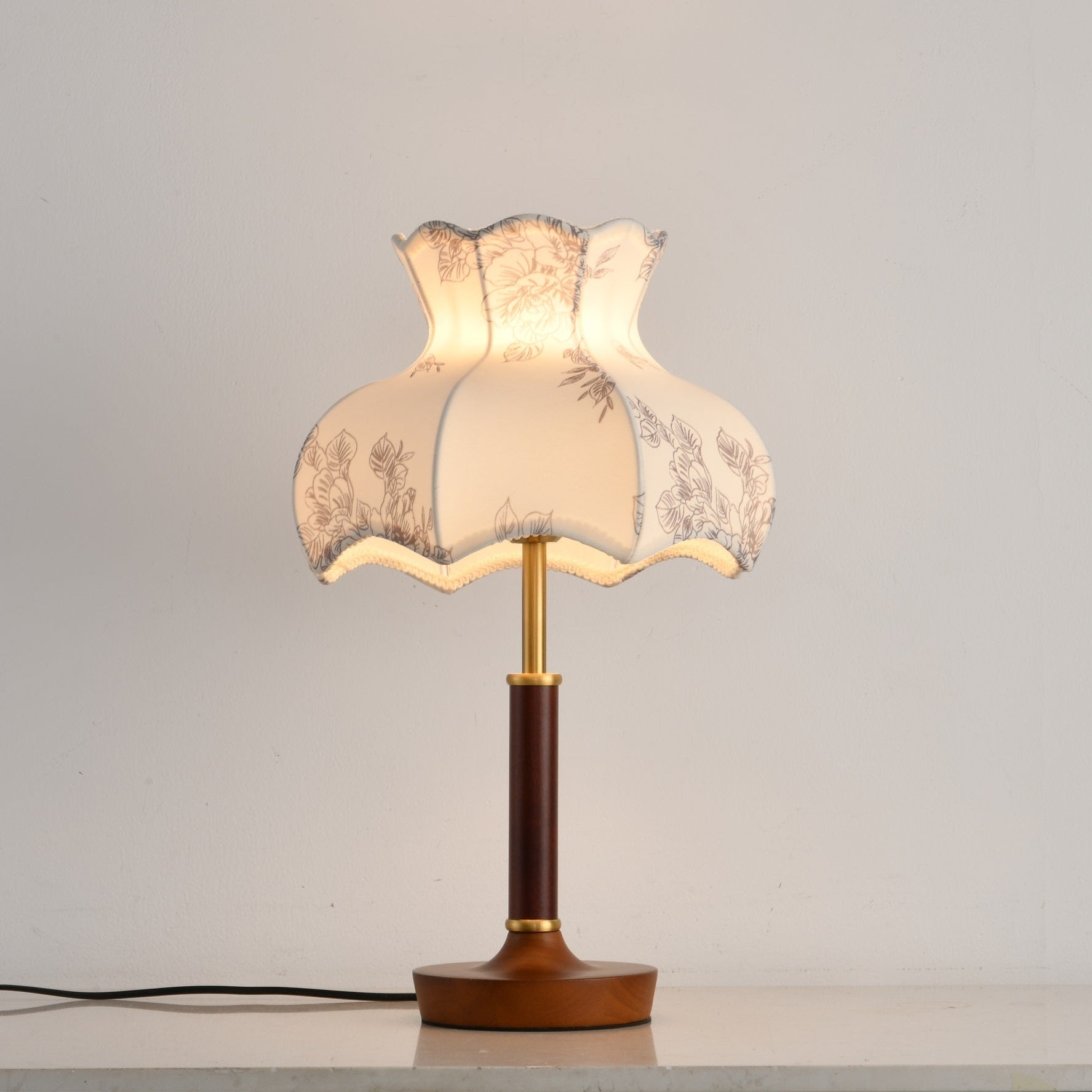Naomi Vintage Table Lamp