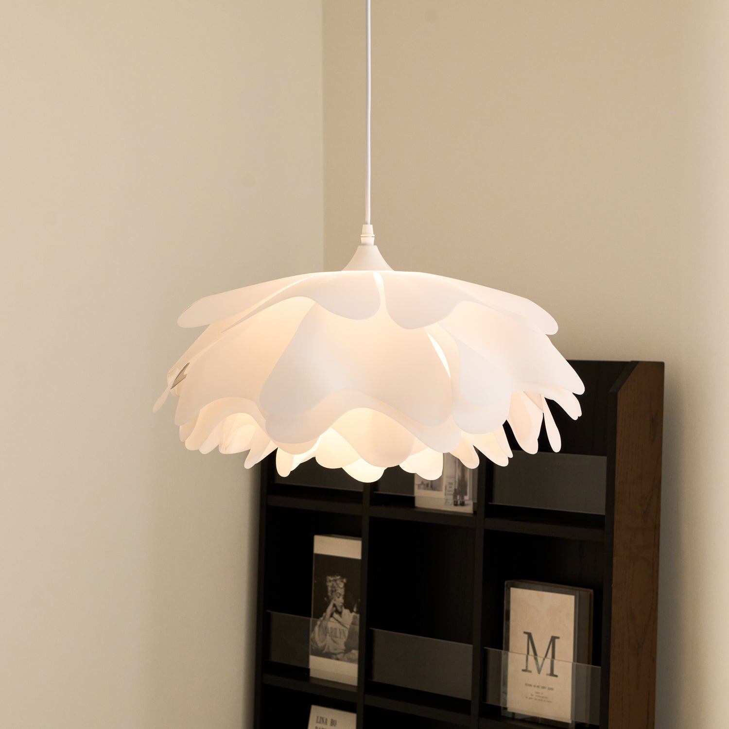 Niv Floral Pendant Lamp
