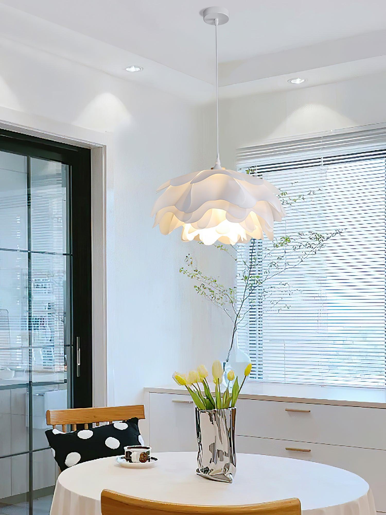 Niv Floral Pendant Lamp