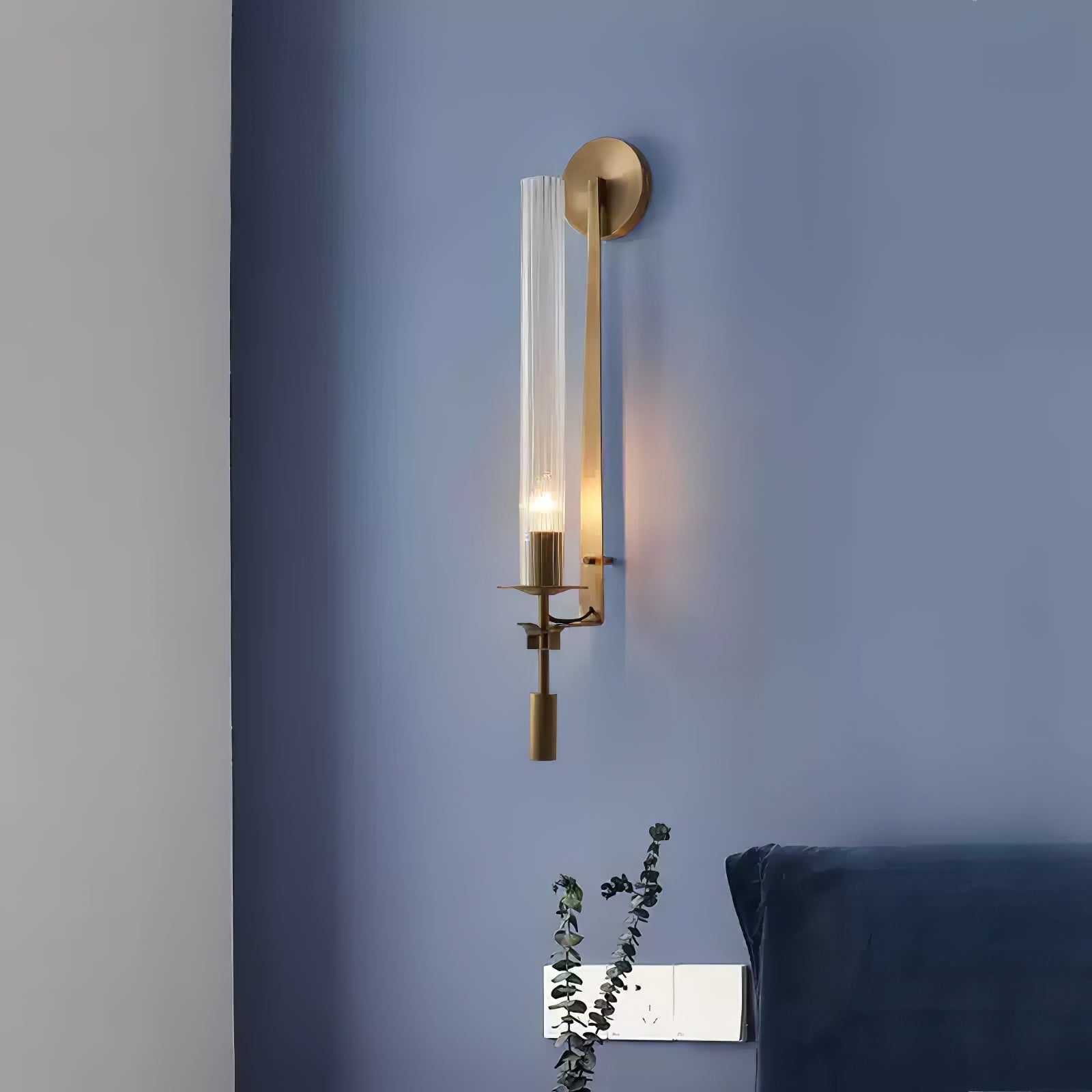 Veloora Wall Lamp Brass Minimalist Ribbed Glass