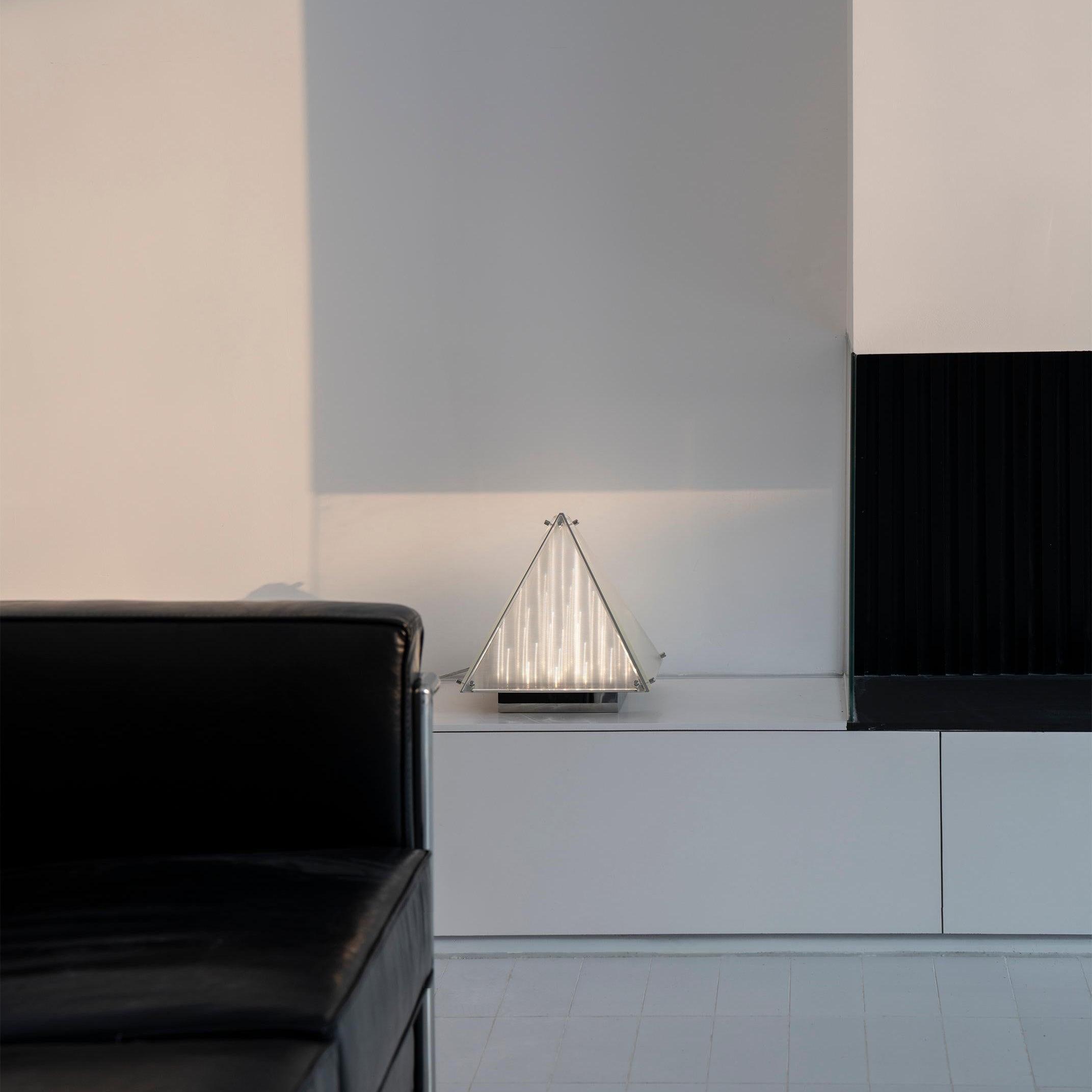 Lumoielle Table Lamp